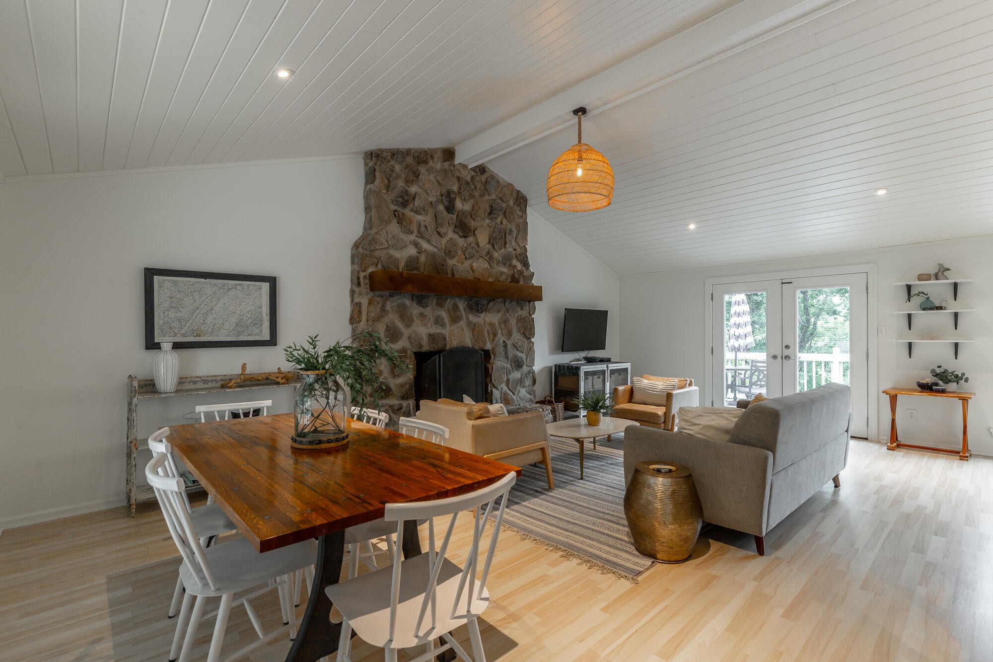 1043 Clift Cave Drive Property Photo 11