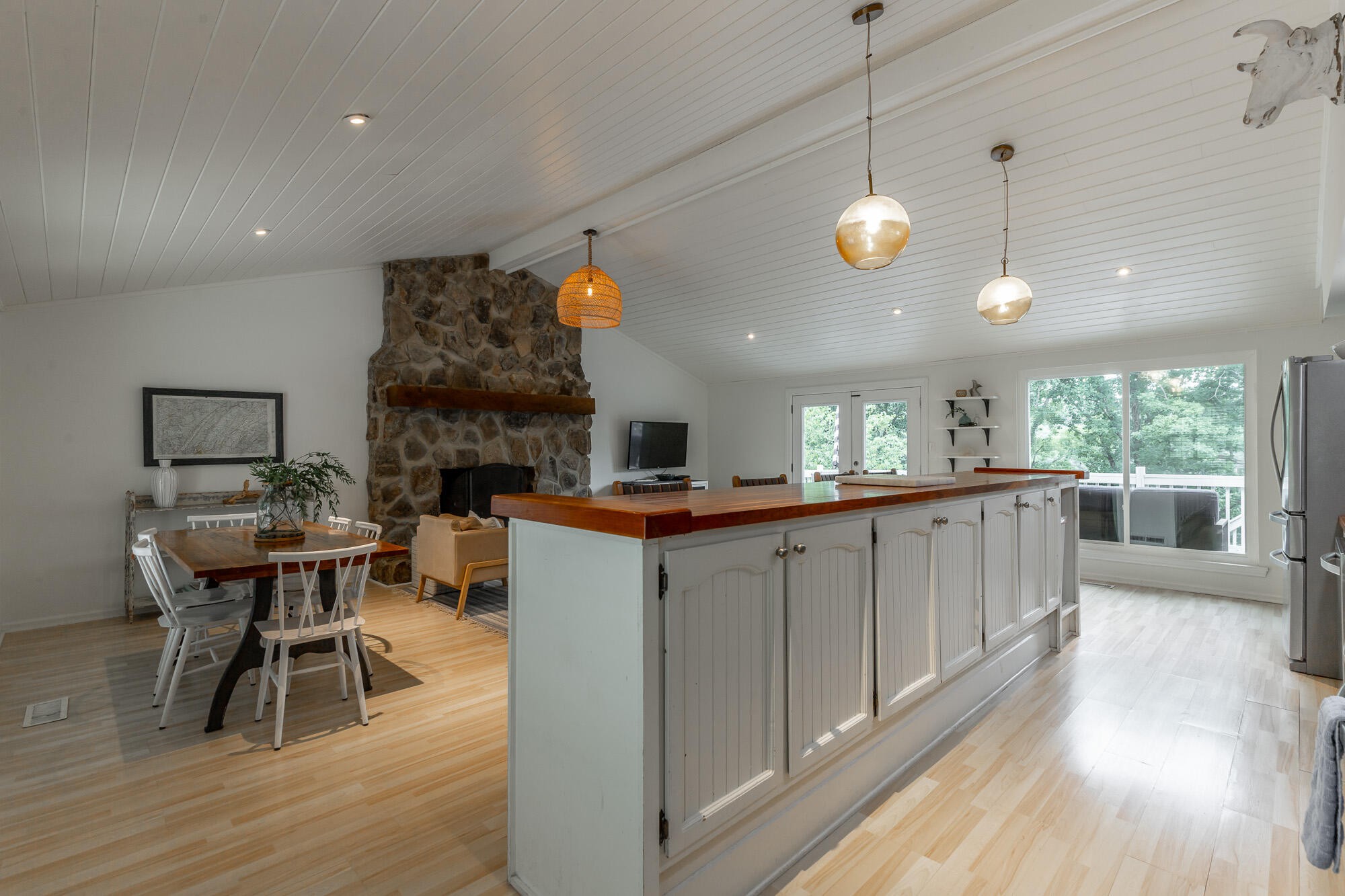 1043 Clift Cave Drive Property Photo 12