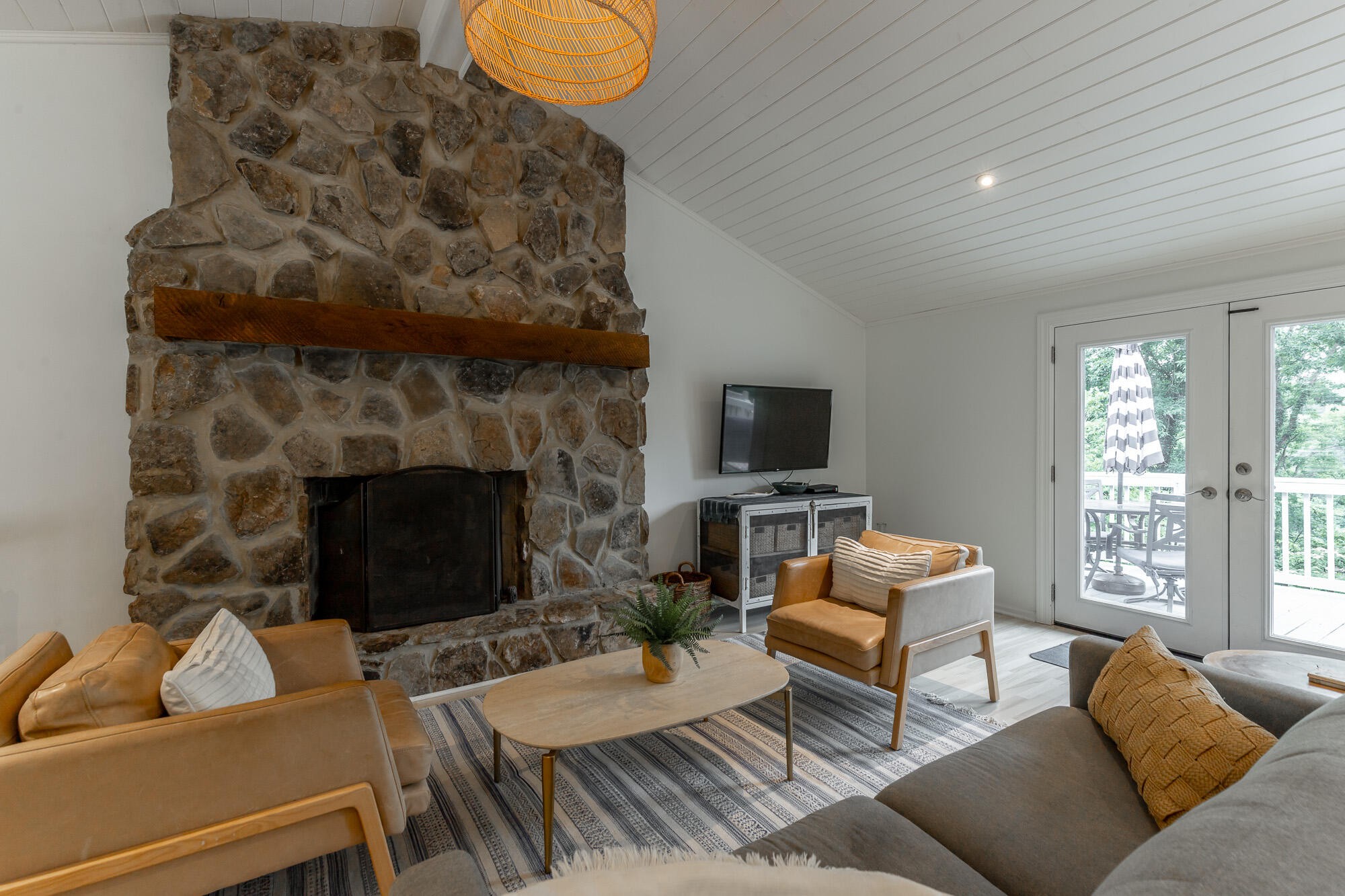 1043 Clift Cave Drive Property Photo 19