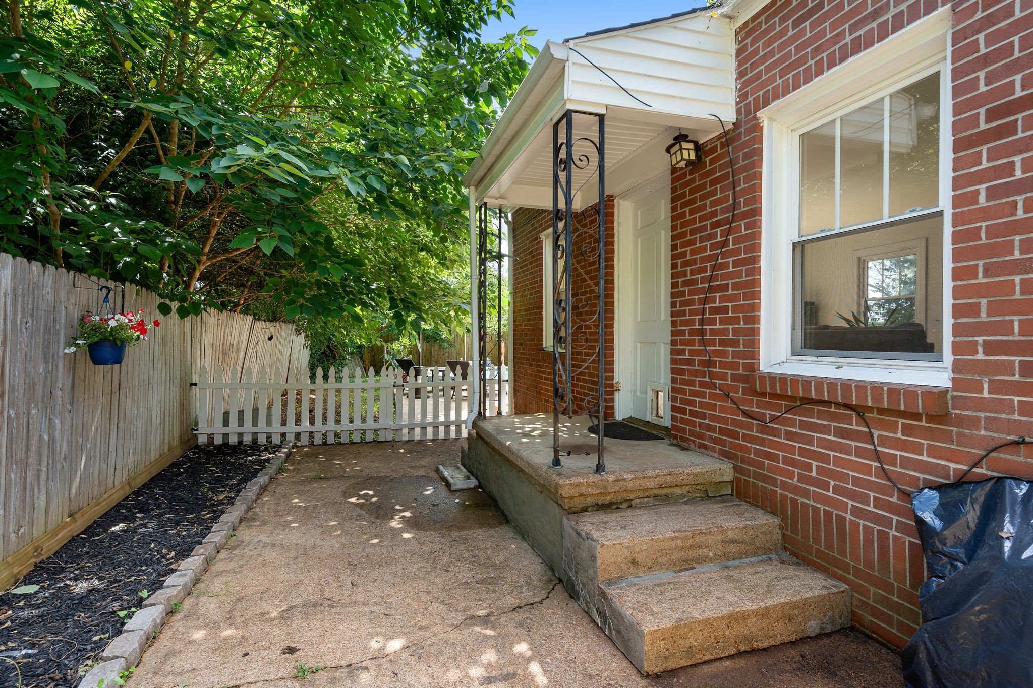 109 Rudolph Dr Property Photo 38