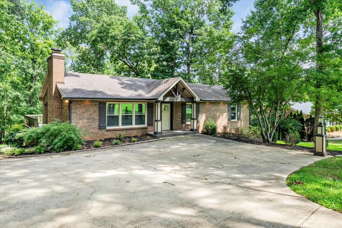 423 Rivermont Dr