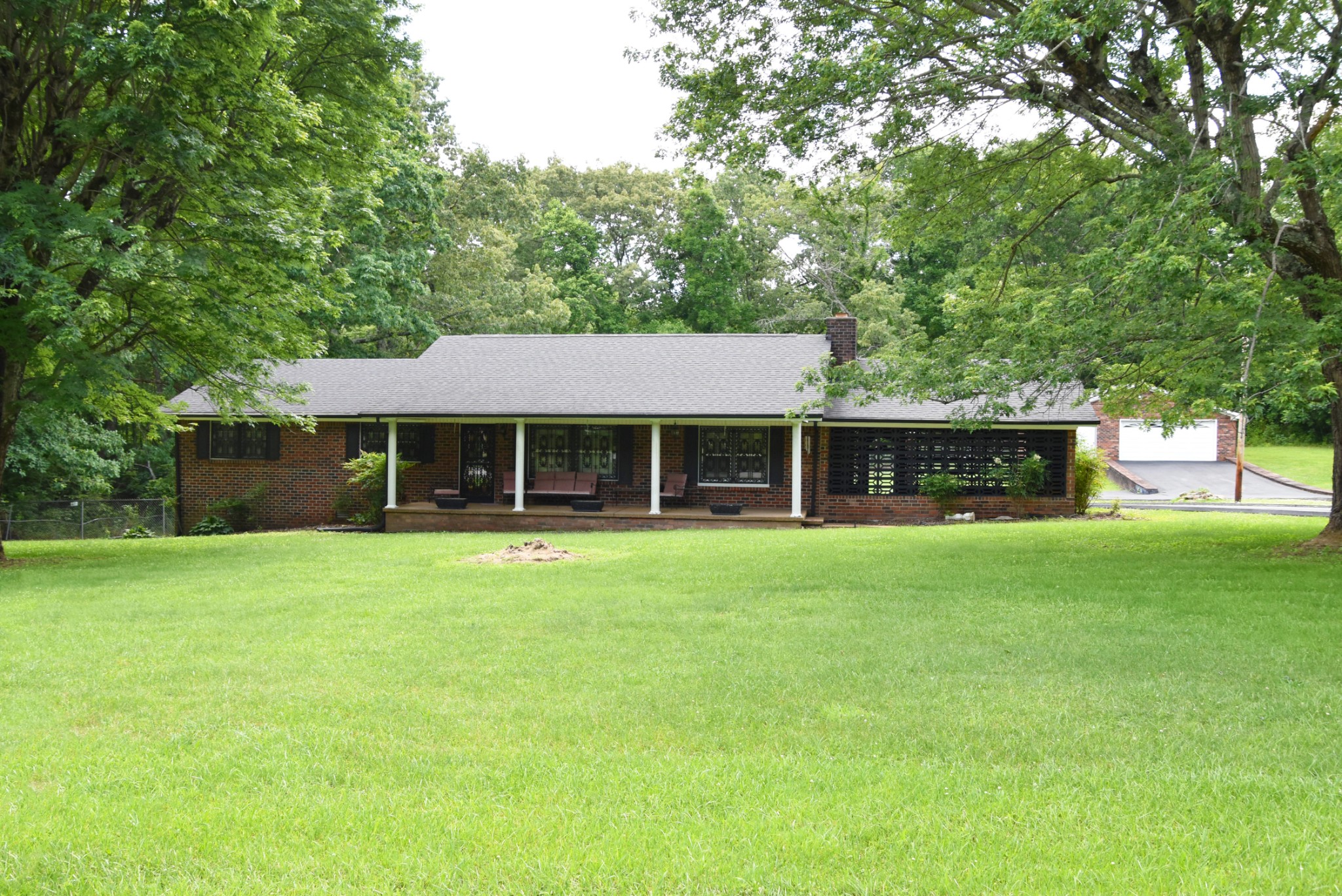 450 Main St Property Photo 1