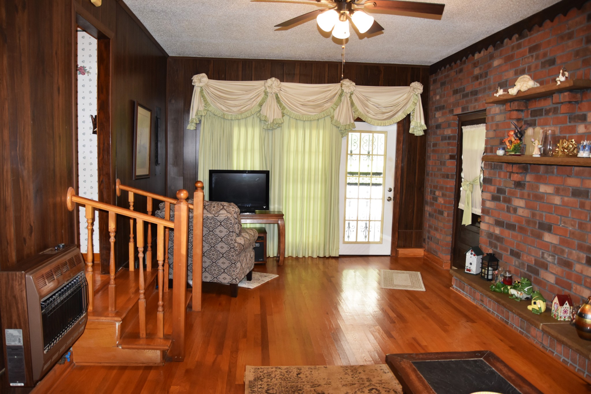 450 Main St Property Photo 18