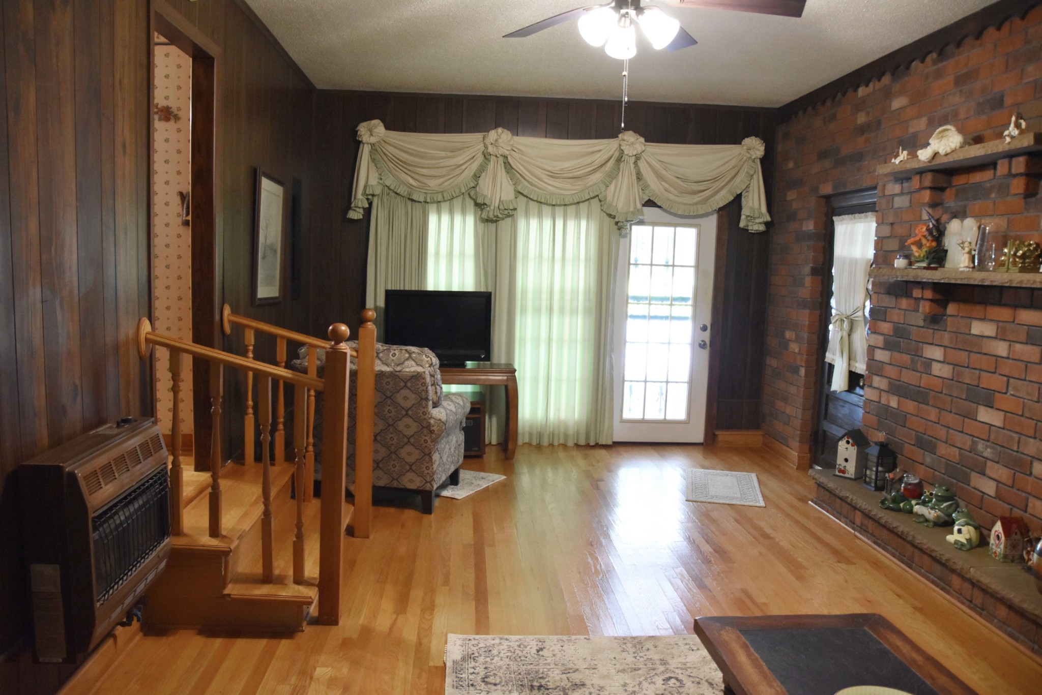 450 Main St Property Photo 19