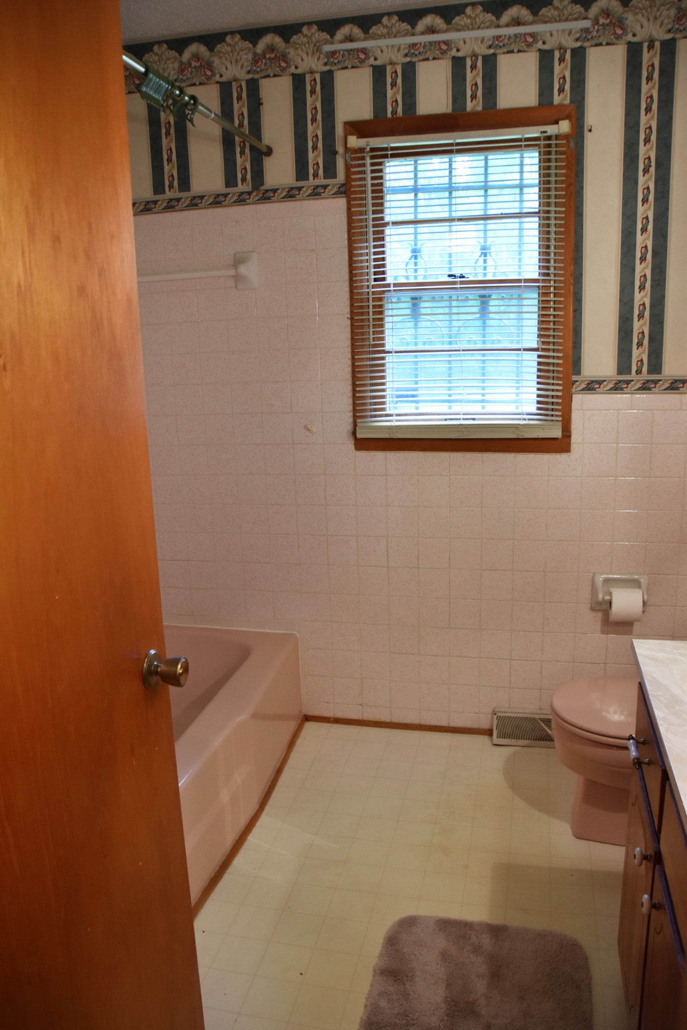 450 Main St Property Photo 37