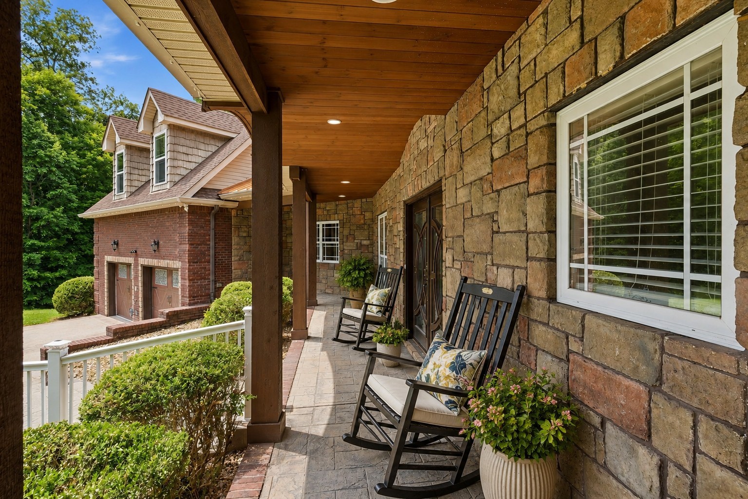 2214 Trieste Trl Property Photo 4