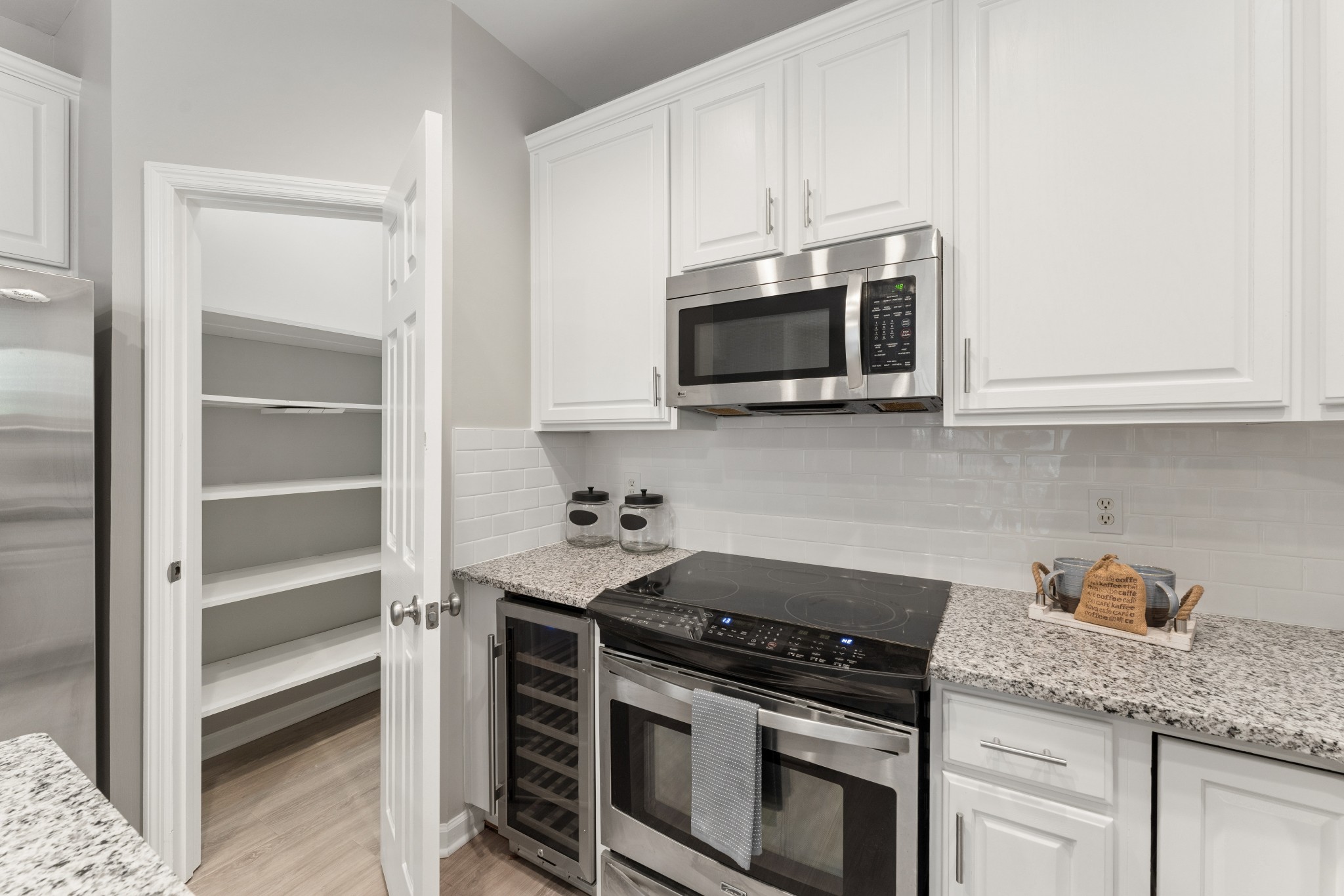 416 Mackenzie Way Property Photo 25