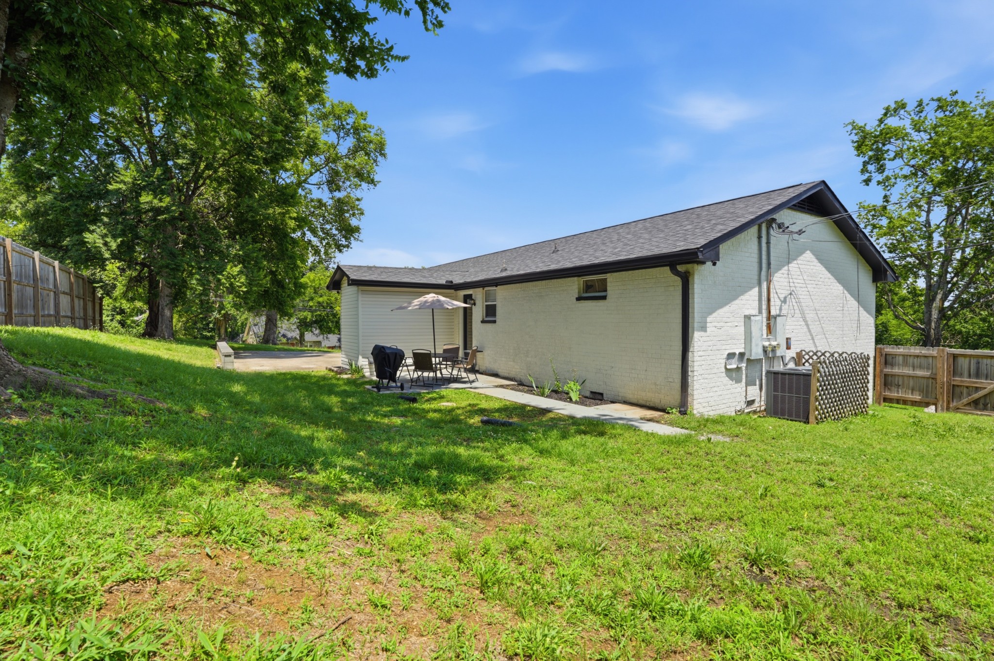 628 Maplewood Ln Property Photo 30