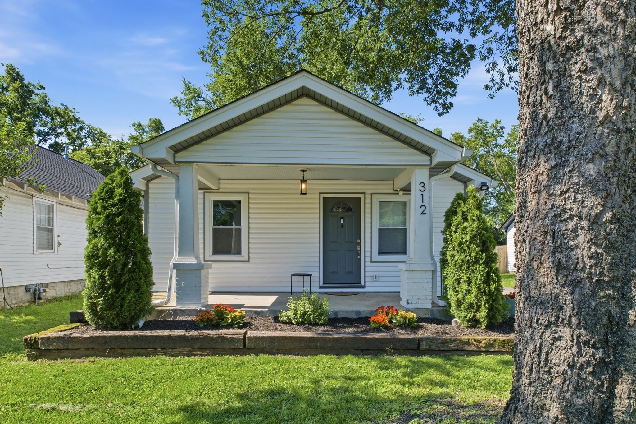 312 Elm St Property Photo 1