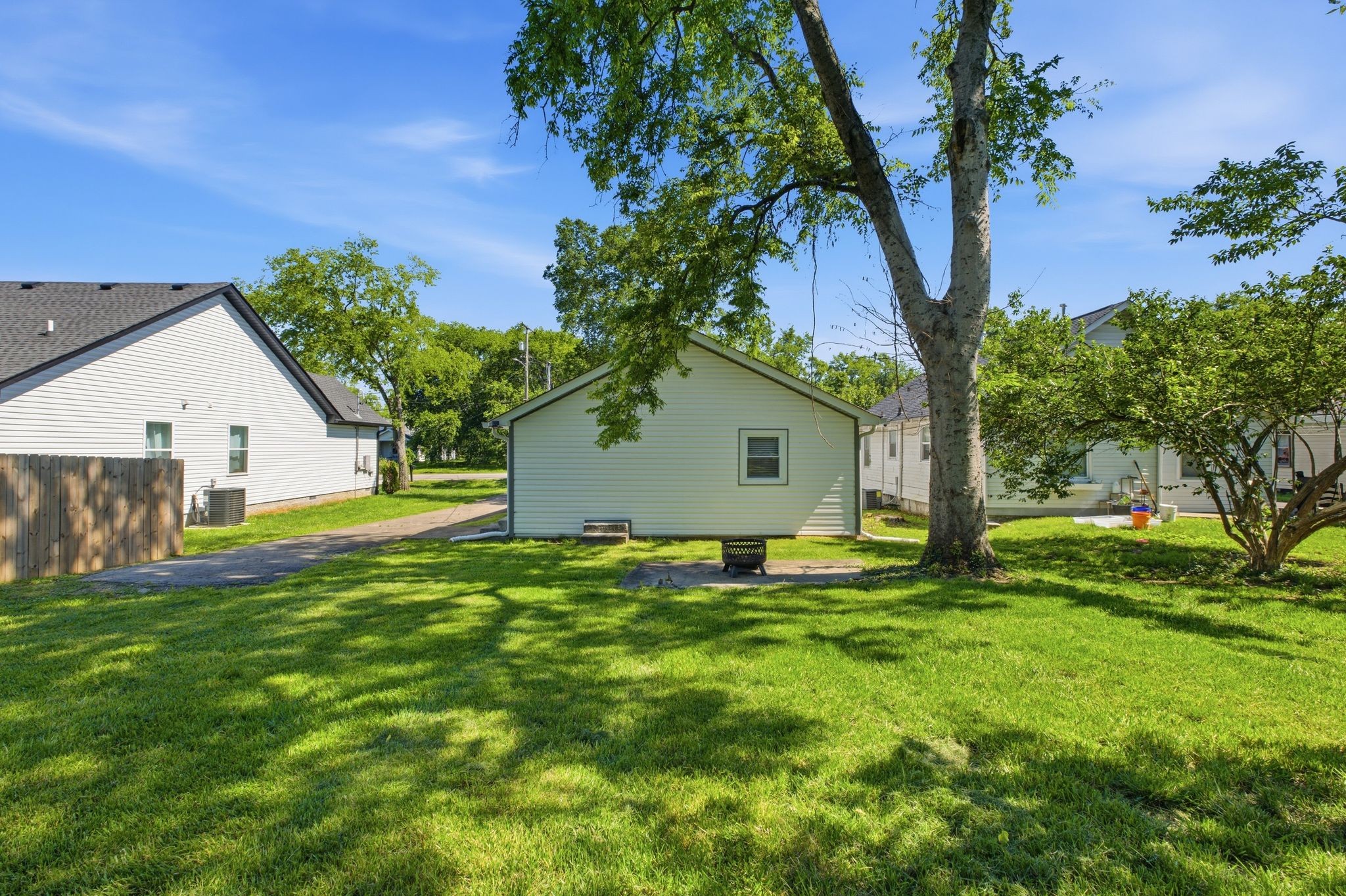 312 Elm St Property Photo 31