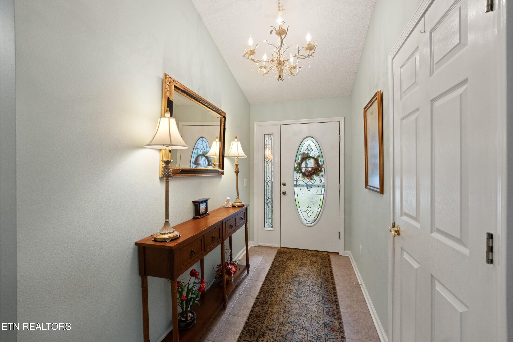 13 Kent Court Property Photo 4