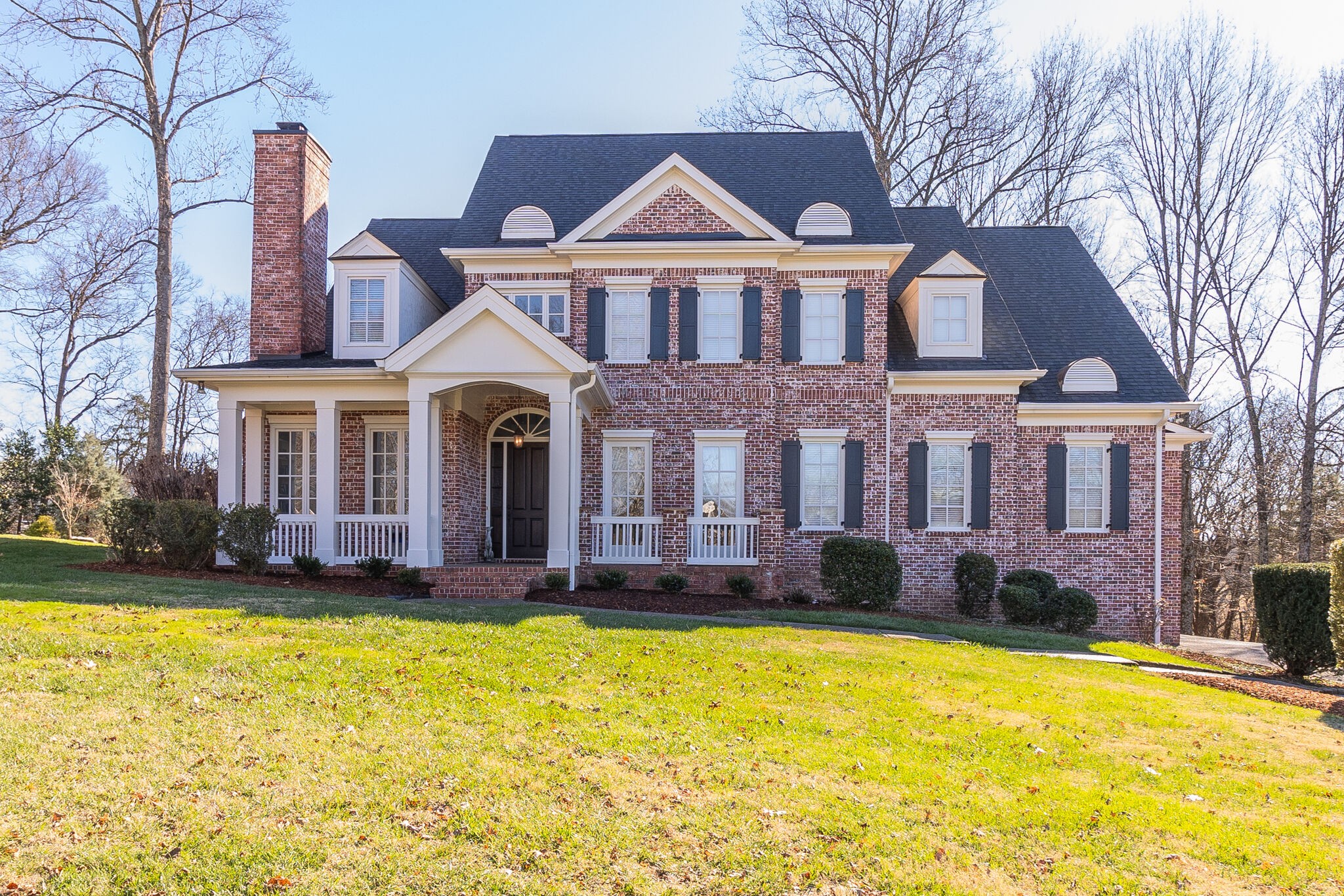 664 Ayrshire Cir Property Photo 1