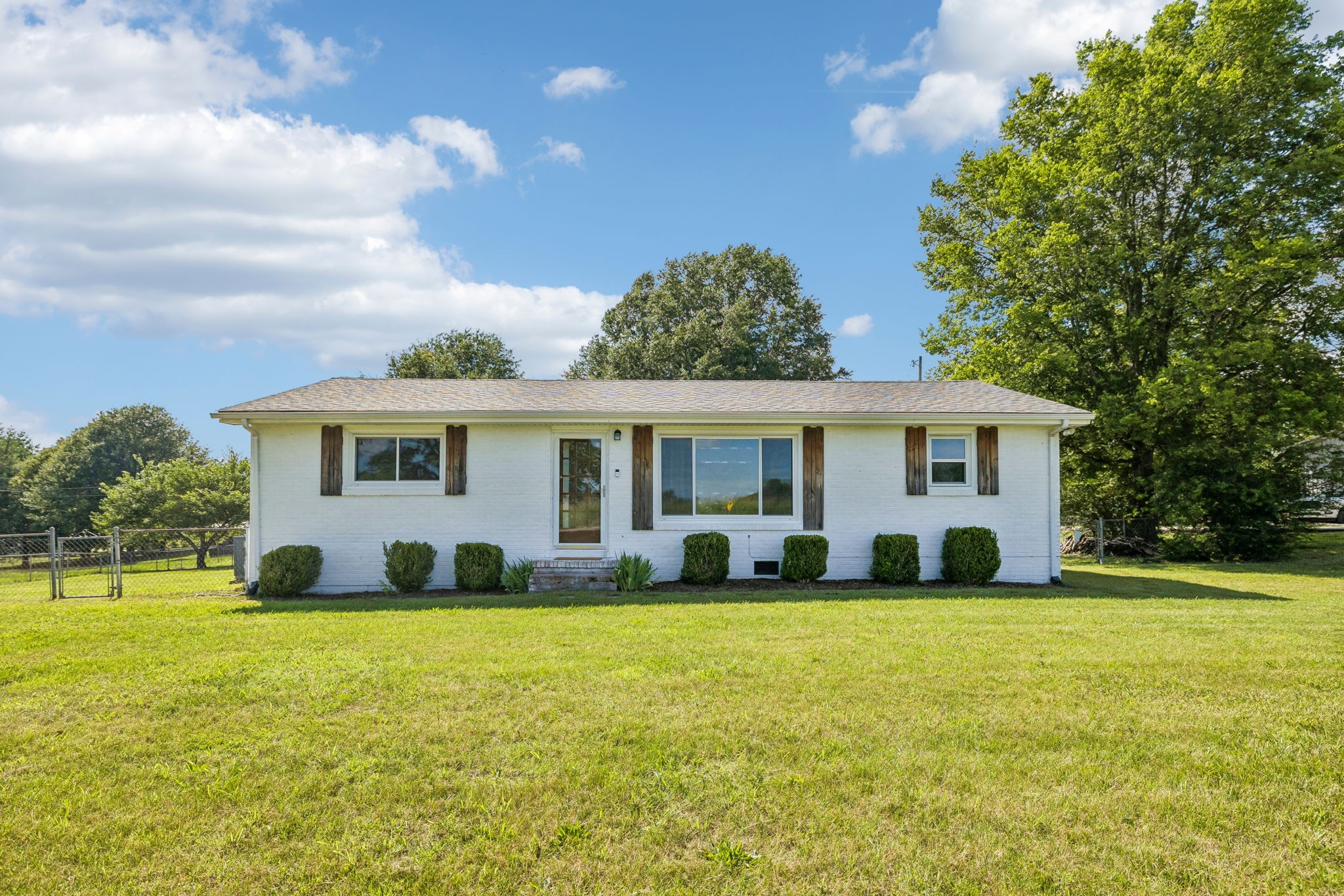 116 Ellis Dr Property Photo 1
