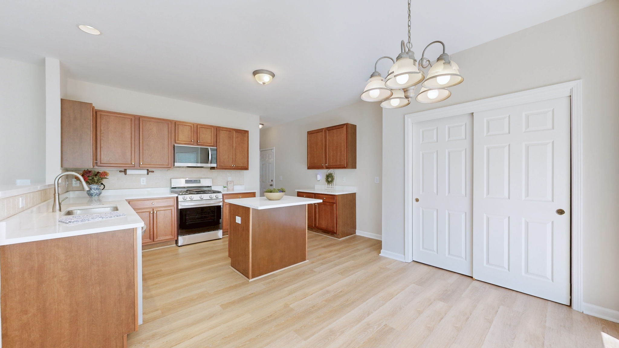 1018 Market St Property Photo 7