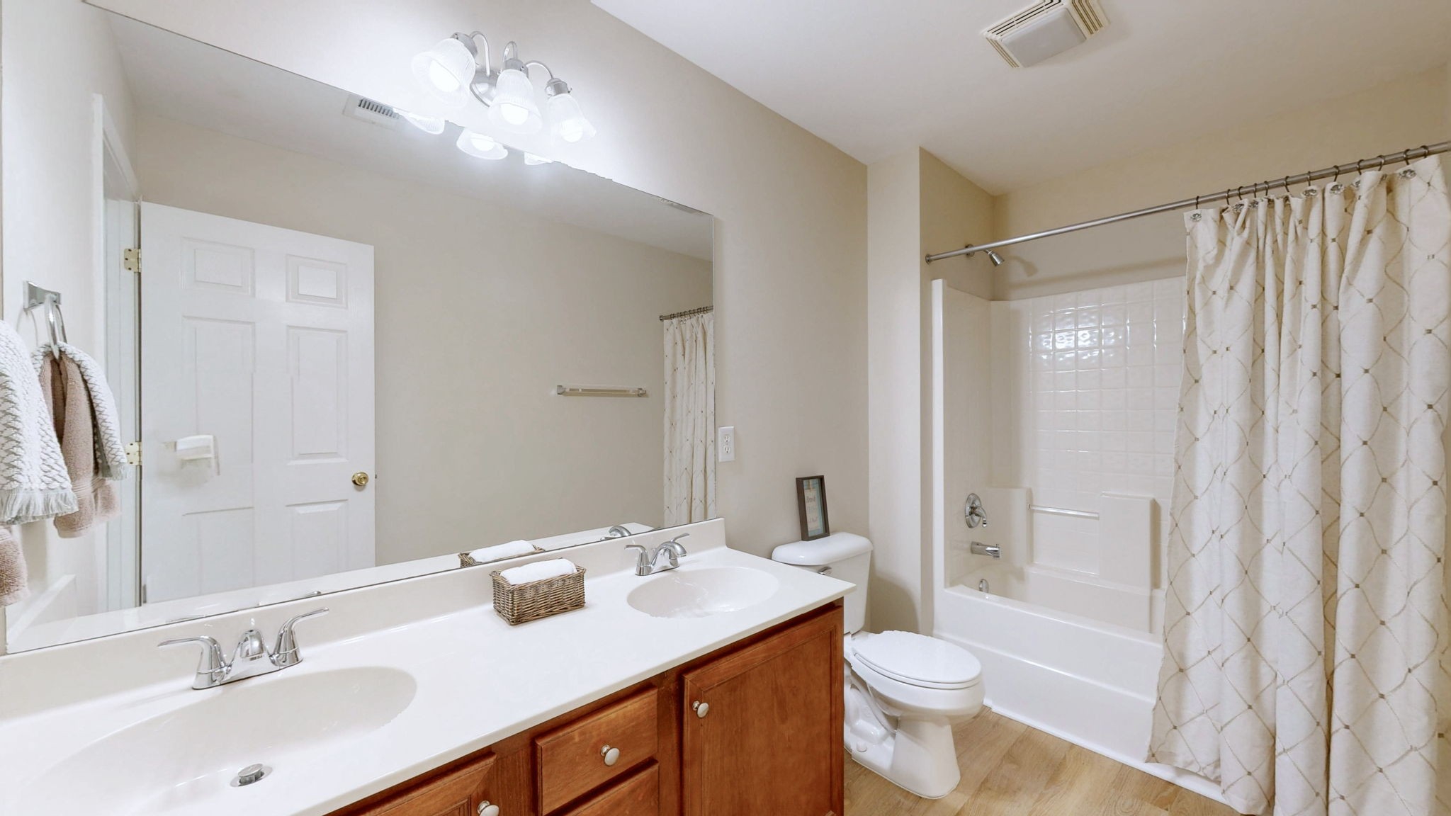 1018 Market St Property Photo 26