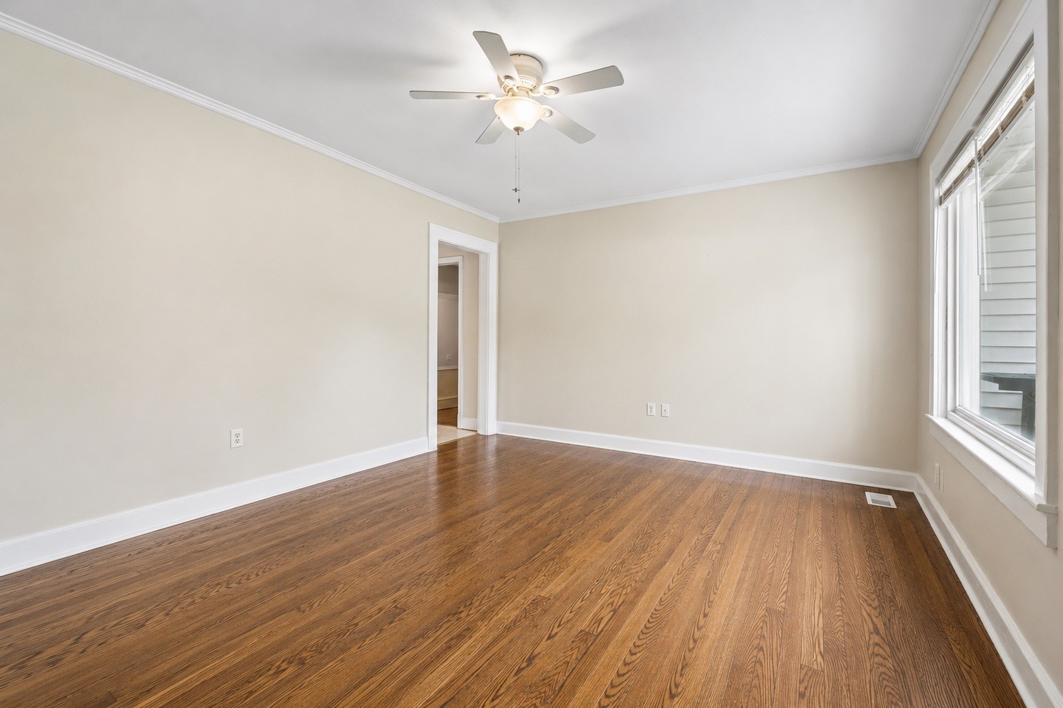 24 E Stevens St Property Photo 4