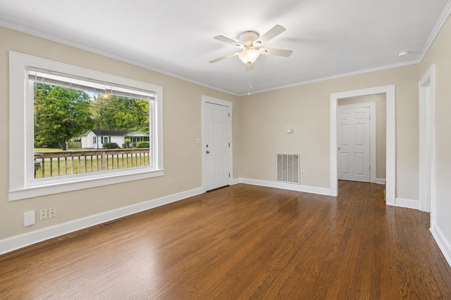 24 E Stevens St Property Photo 6