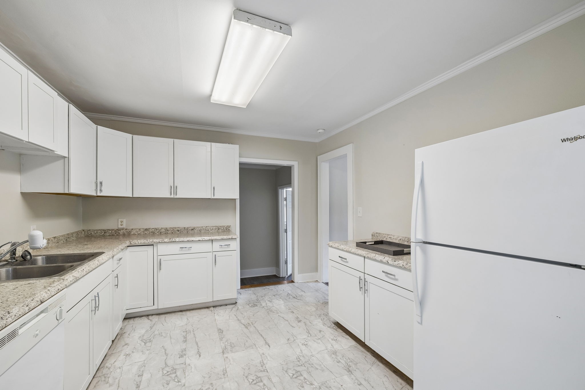 24 E Stevens St Property Photo 8