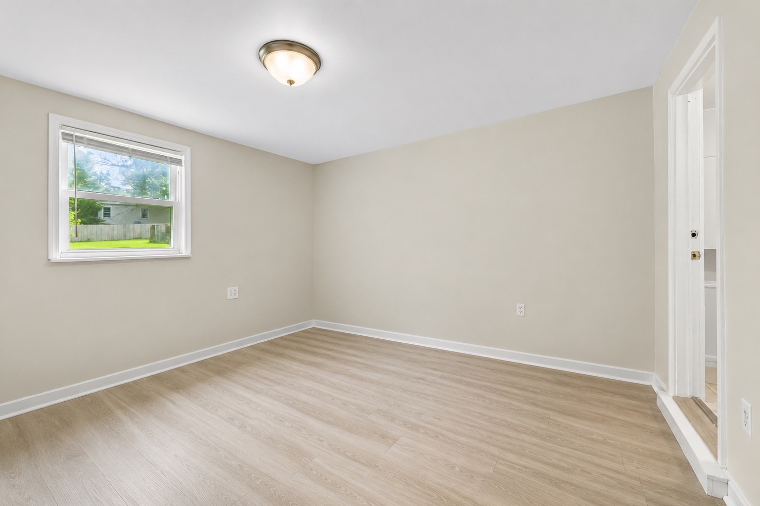 24 E Stevens St Property Photo 16