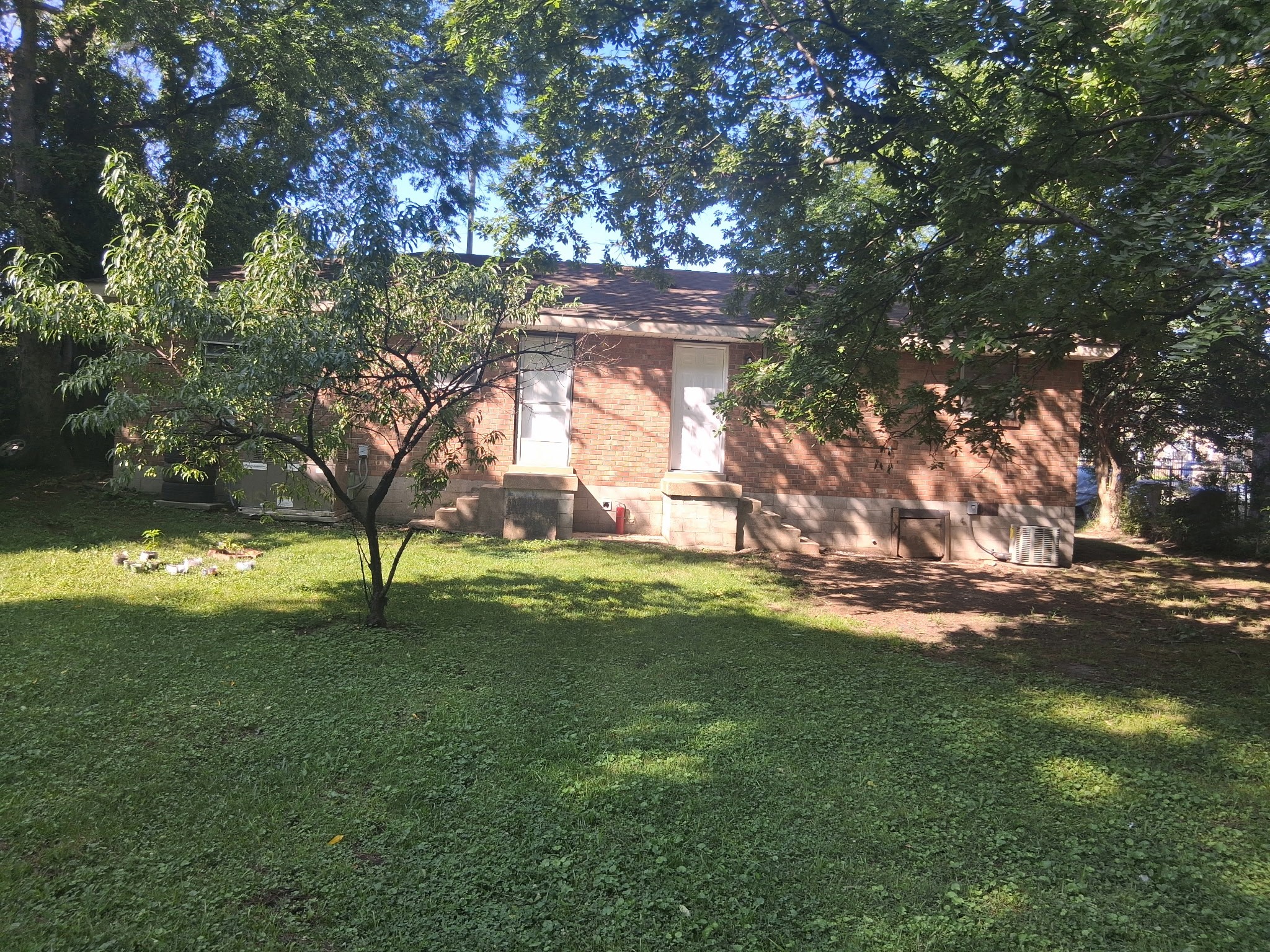 2534 Glenrose Ave Property Photo 1