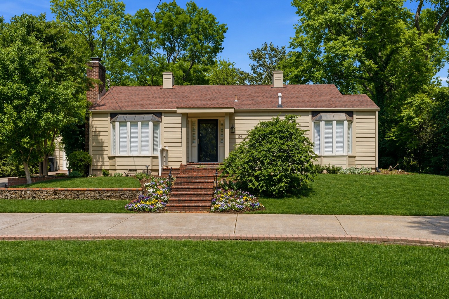 116 Bellevue Dr, S Property Photo 1