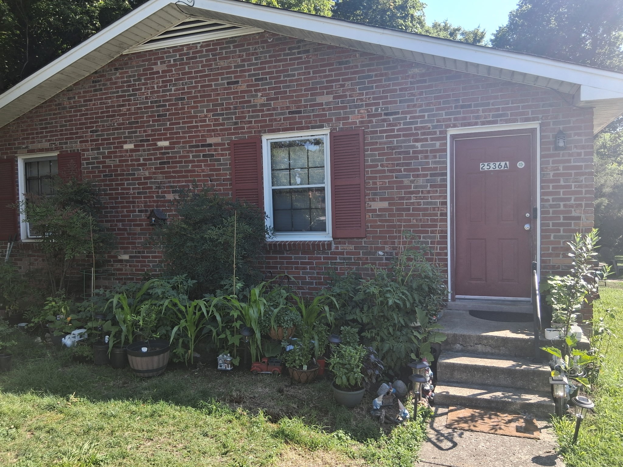 2536 Glenrose Ave Property Photo 1