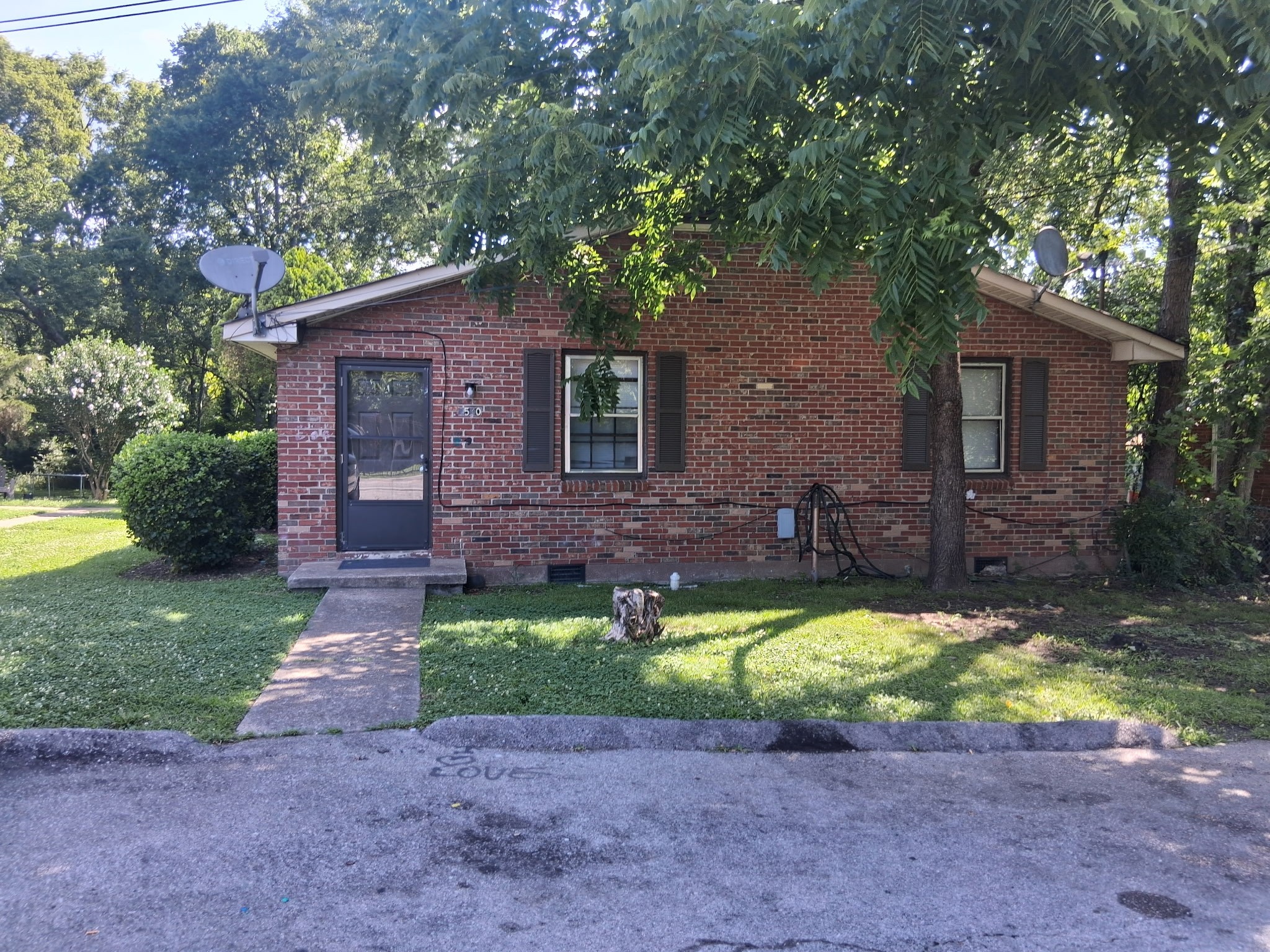 2540 Glenrose Ave Property Photo 1