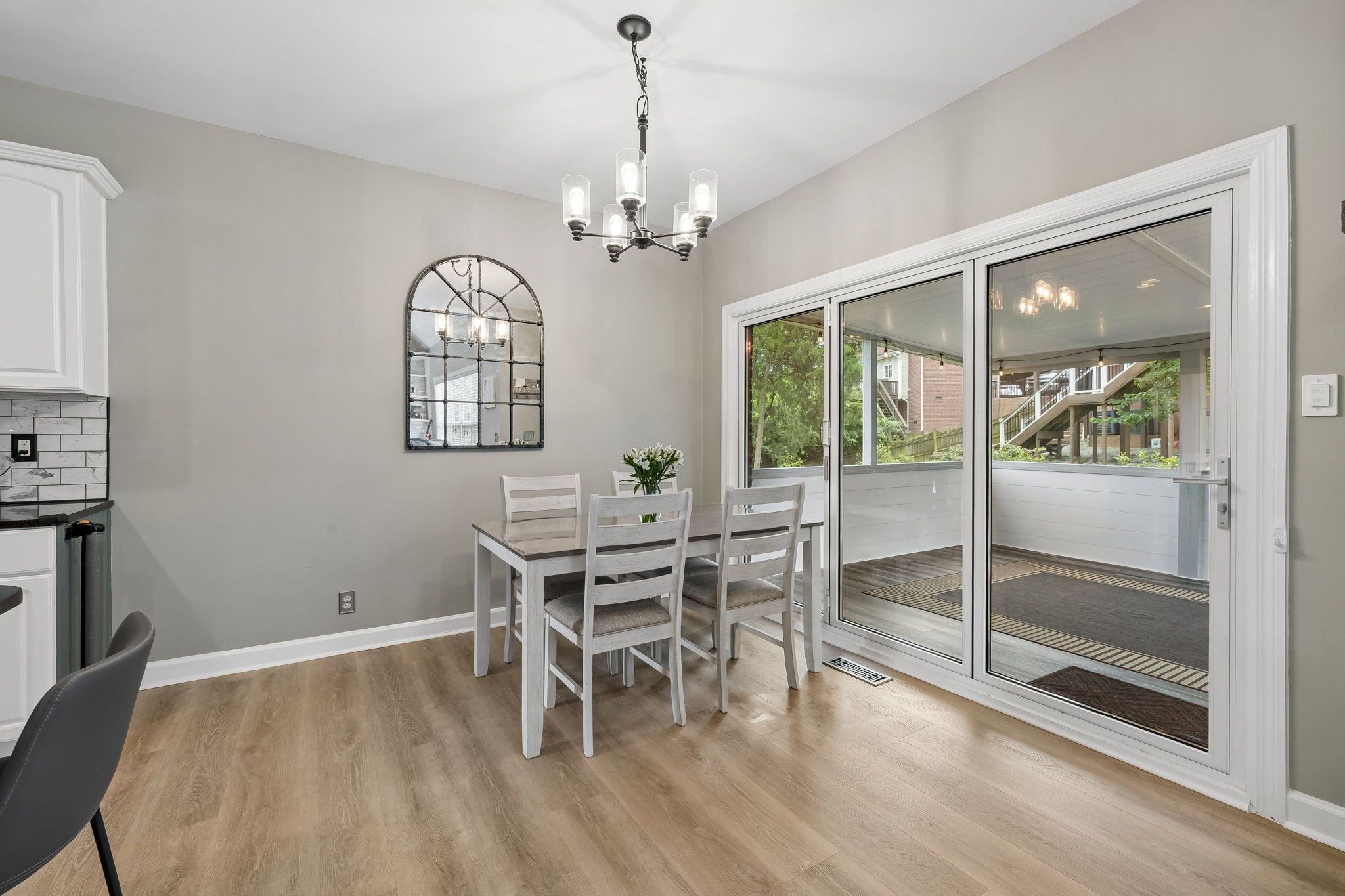 608 Banbury Pl Property Photo 4
