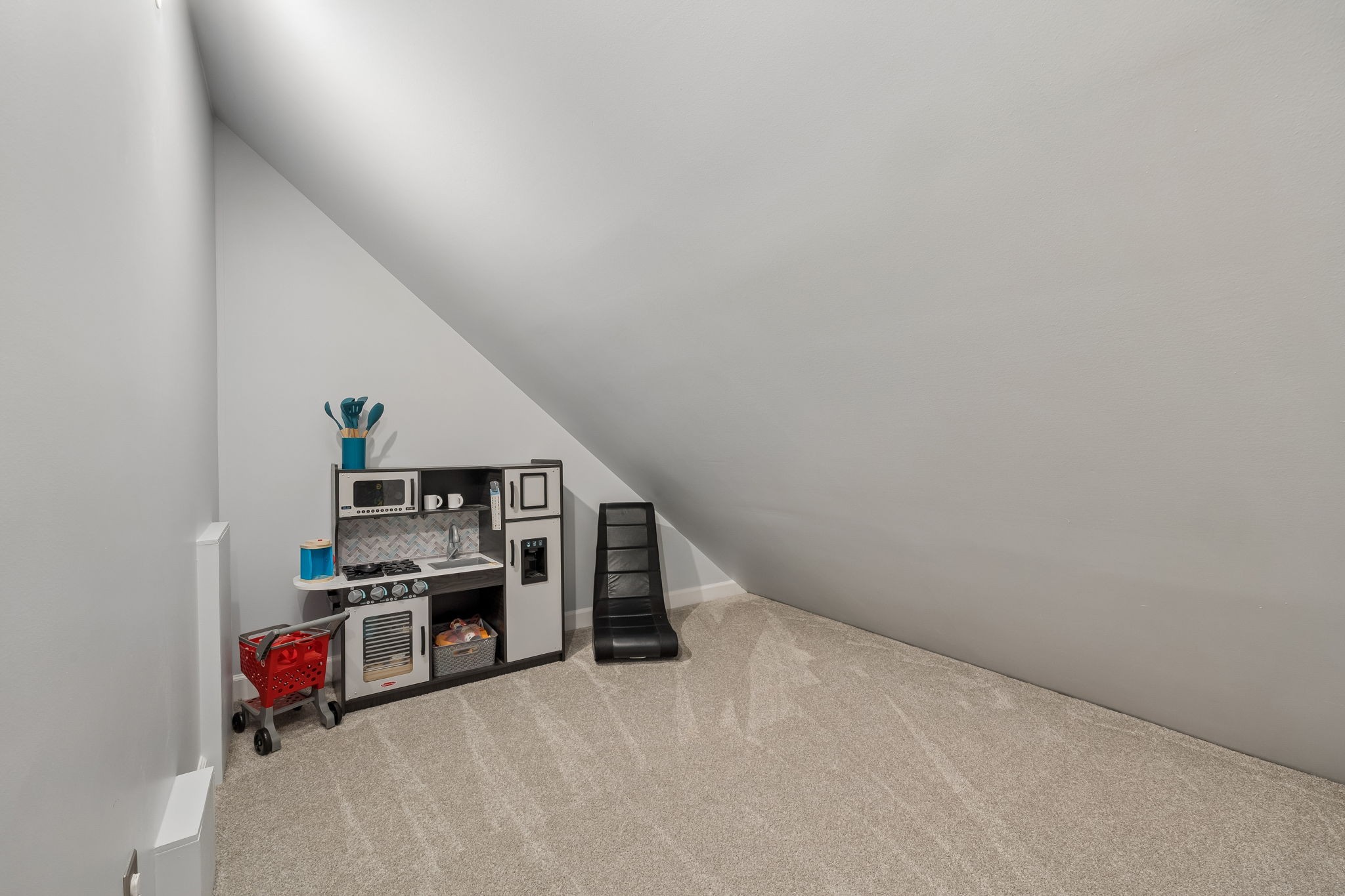 608 Banbury Pl Property Photo 28