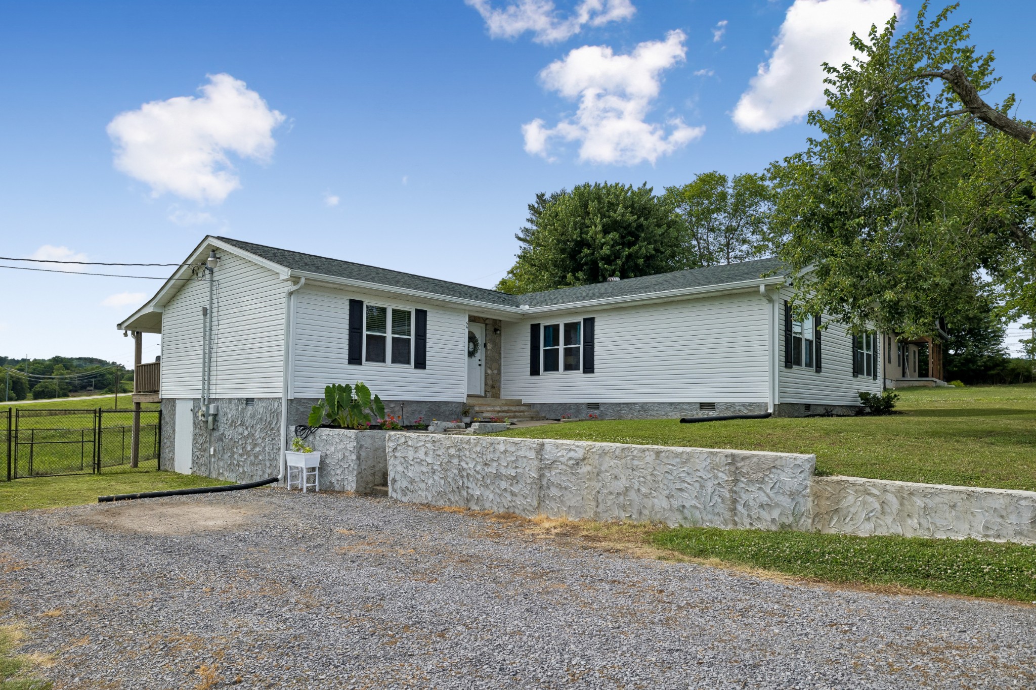 54 Hickman Hwy Property Photo 1