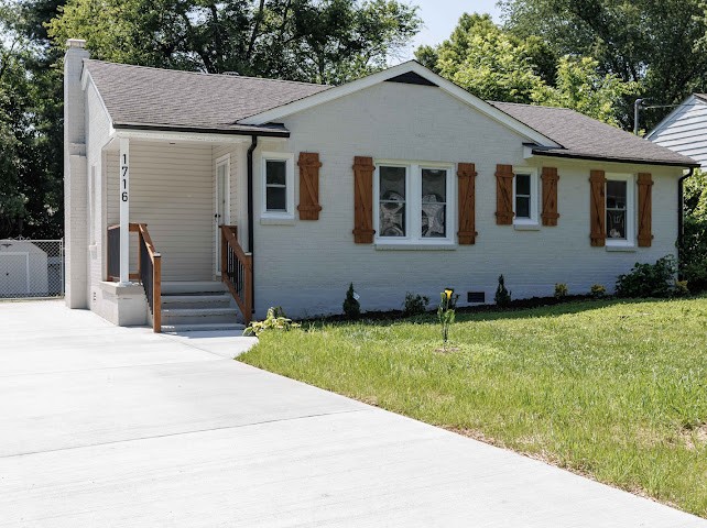 1716 Hillview Dr