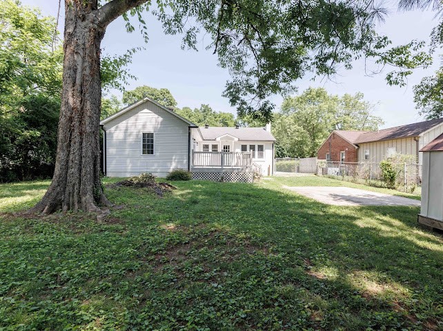 1716 Hillview Dr Property Photo 9
