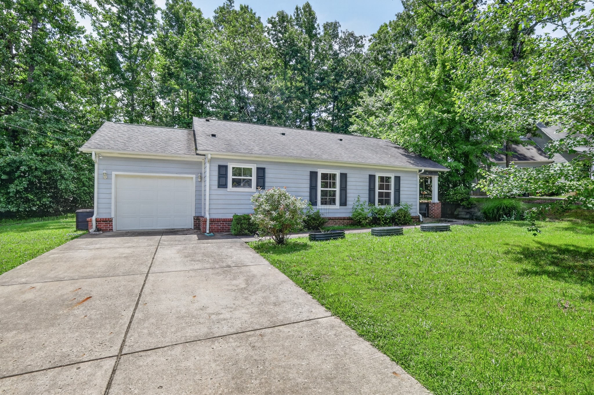 119 Silver Leaf Cir Property Photo 2