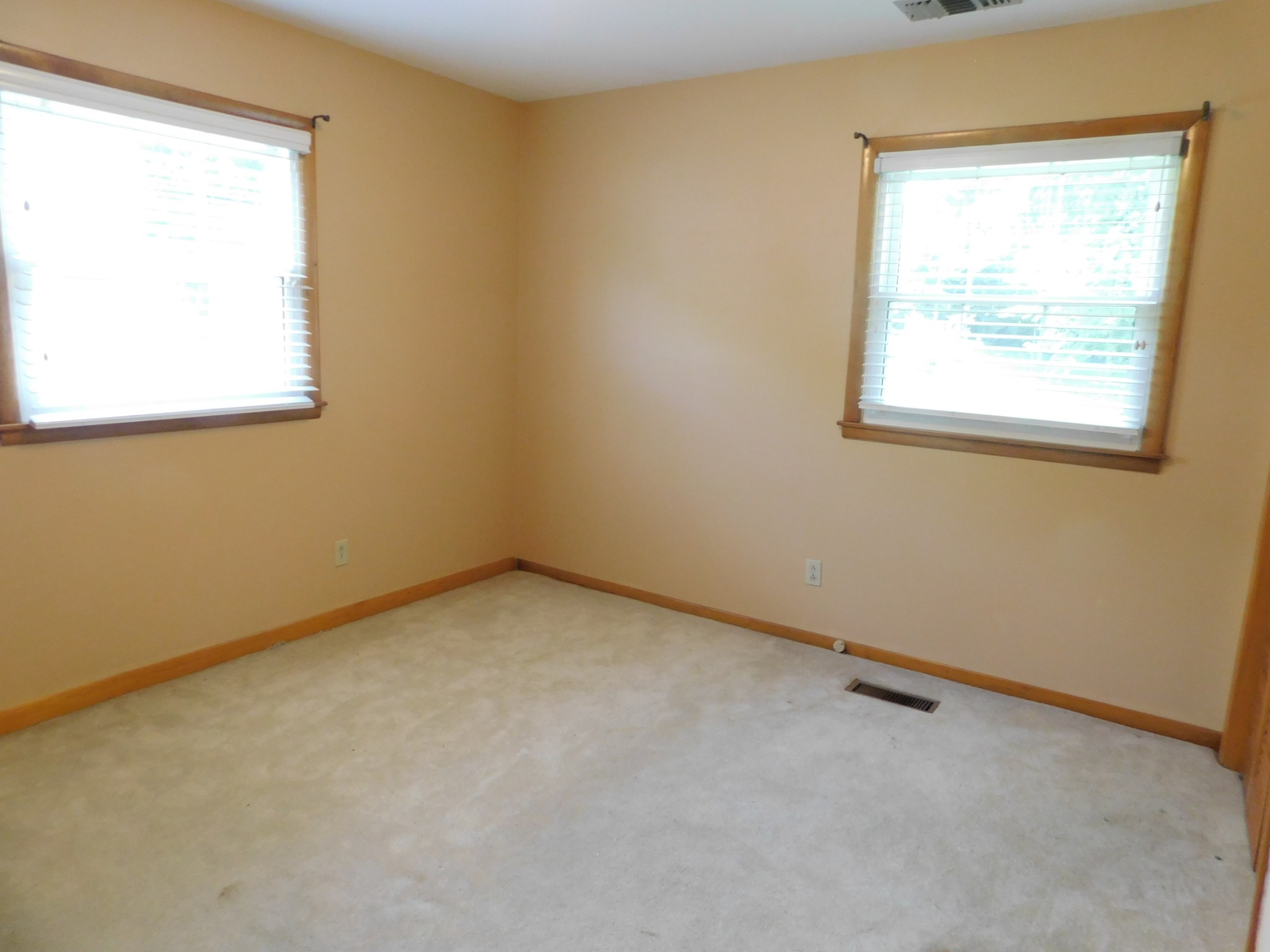 1144 Spencer Ave Property Photo 35