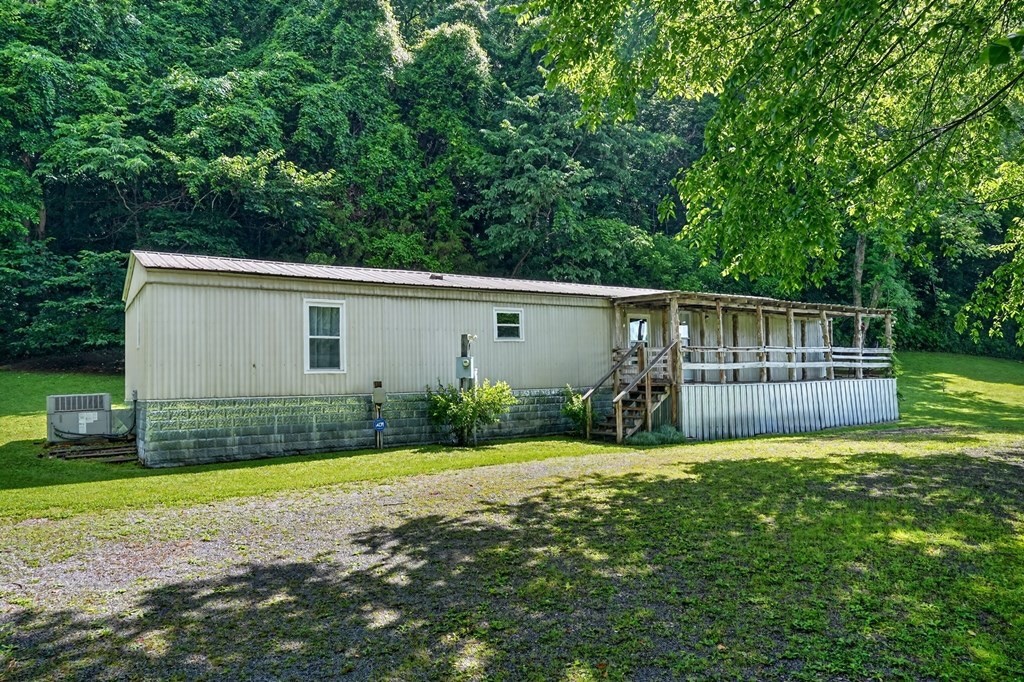278 Aaron Pennington Ln Property Photo 4
