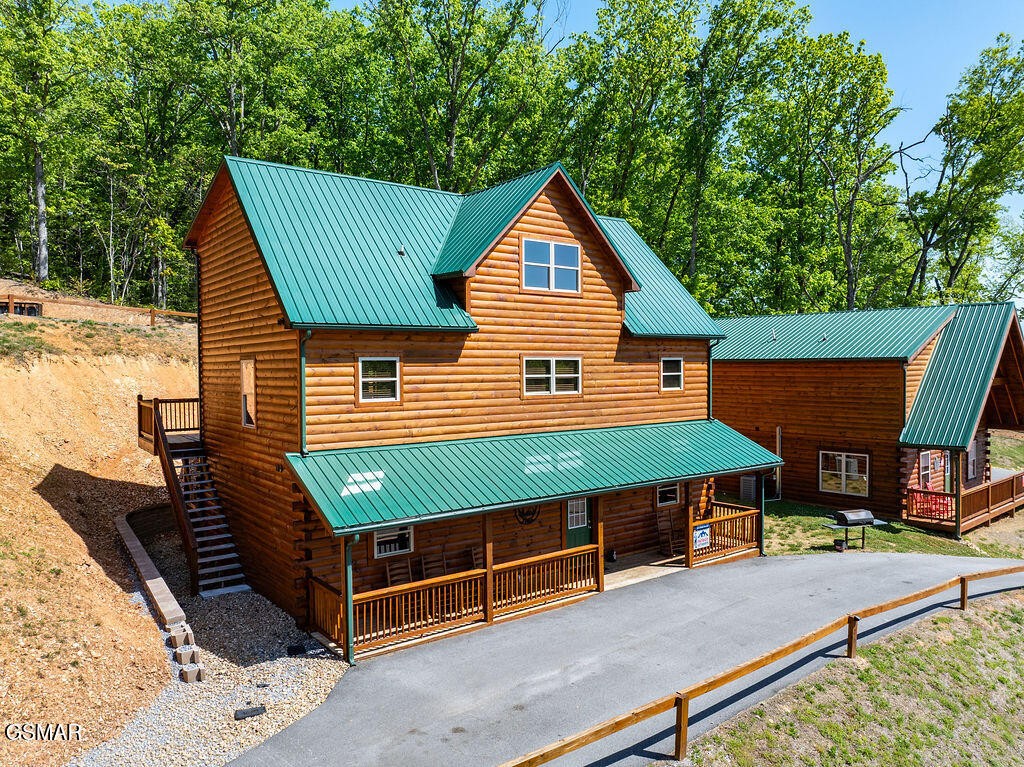 826 String Run Way Property Photo 1