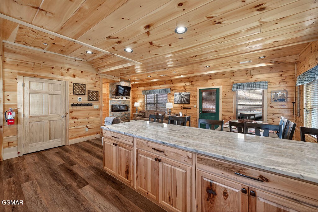 826 String Run Way Property Photo 10