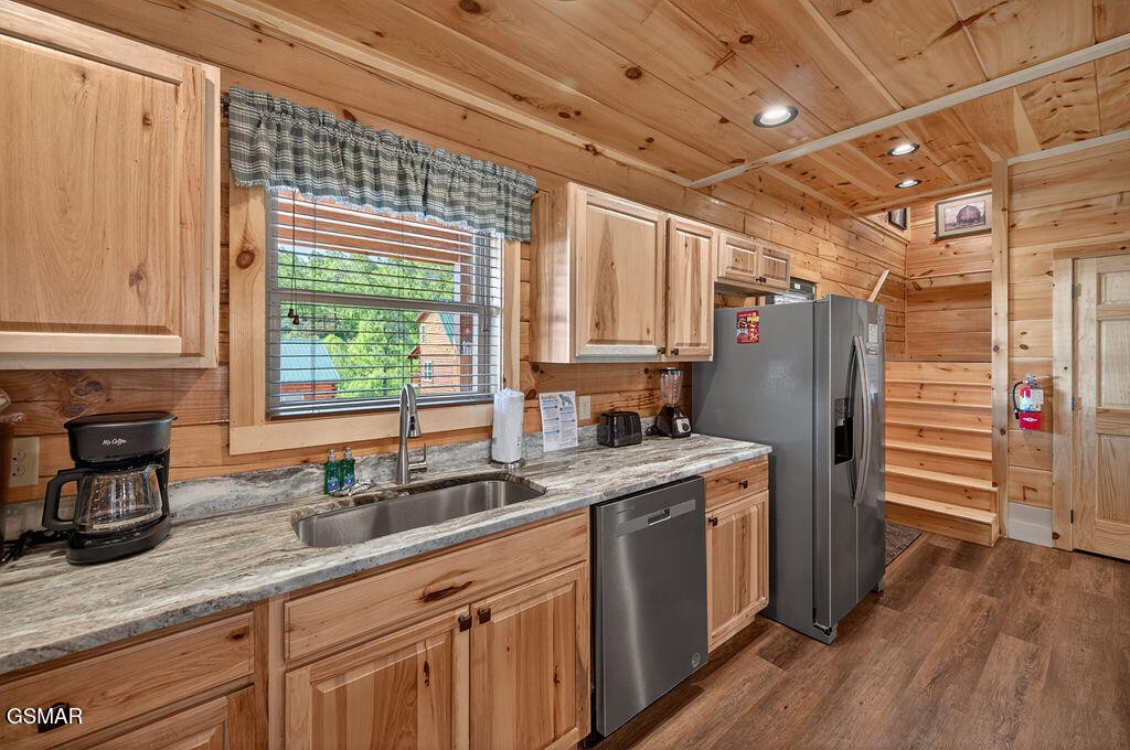 826 String Run Way Property Photo 11