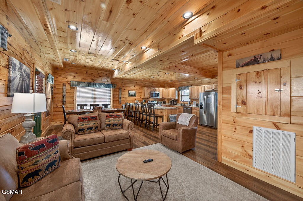 826 String Run Way Property Photo 12