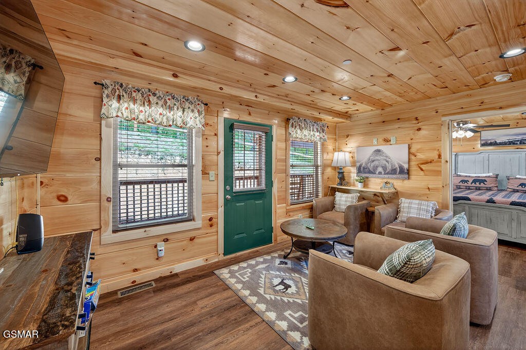 826 String Run Way Property Photo 18