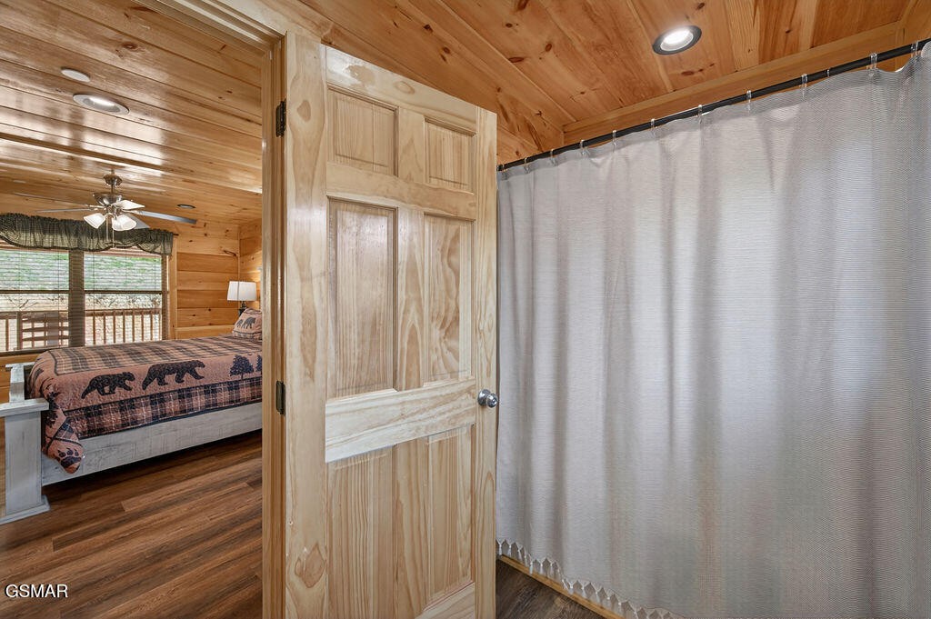 826 String Run Way Property Photo 31