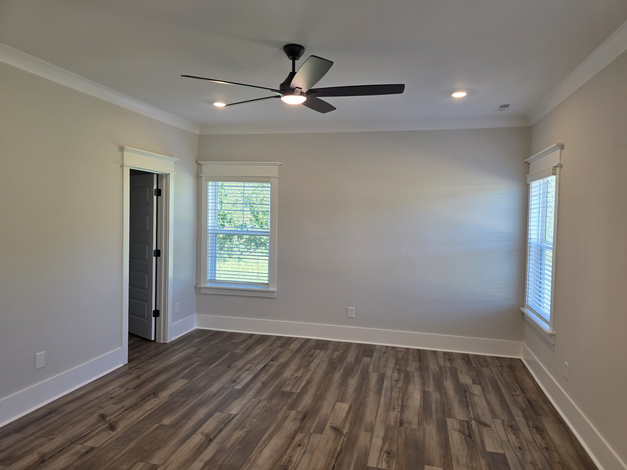 369 Springbrook Blvd Property Photo 16