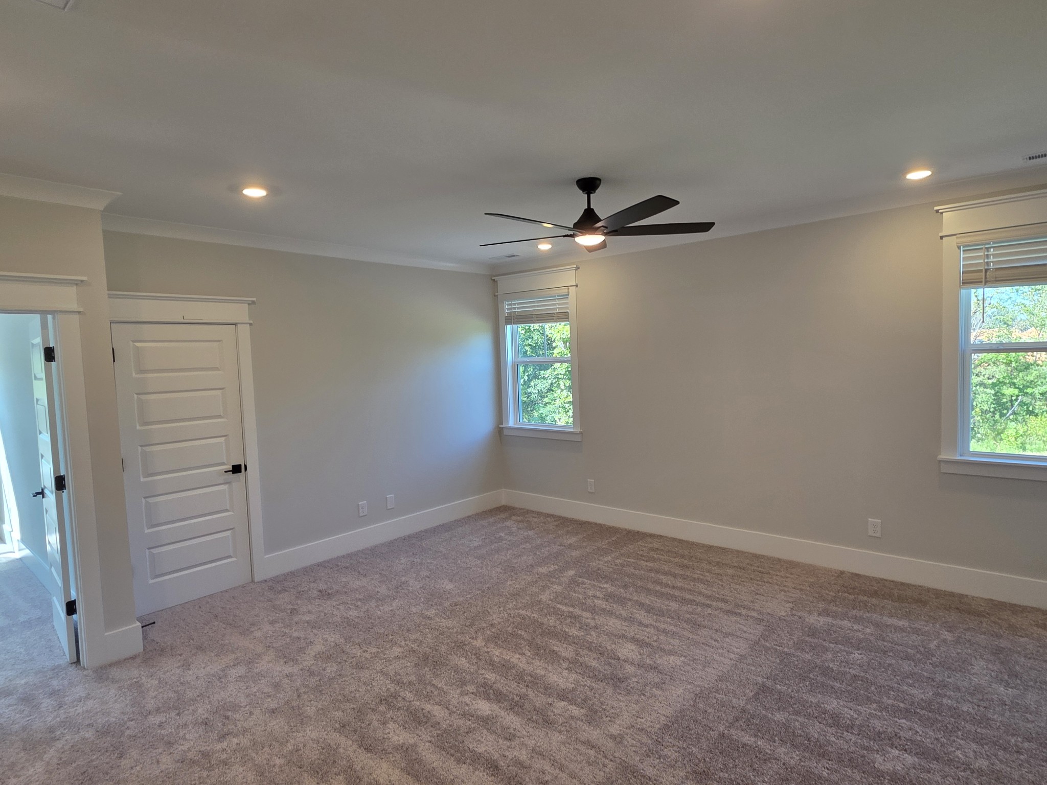 369 Springbrook Blvd Property Photo 23