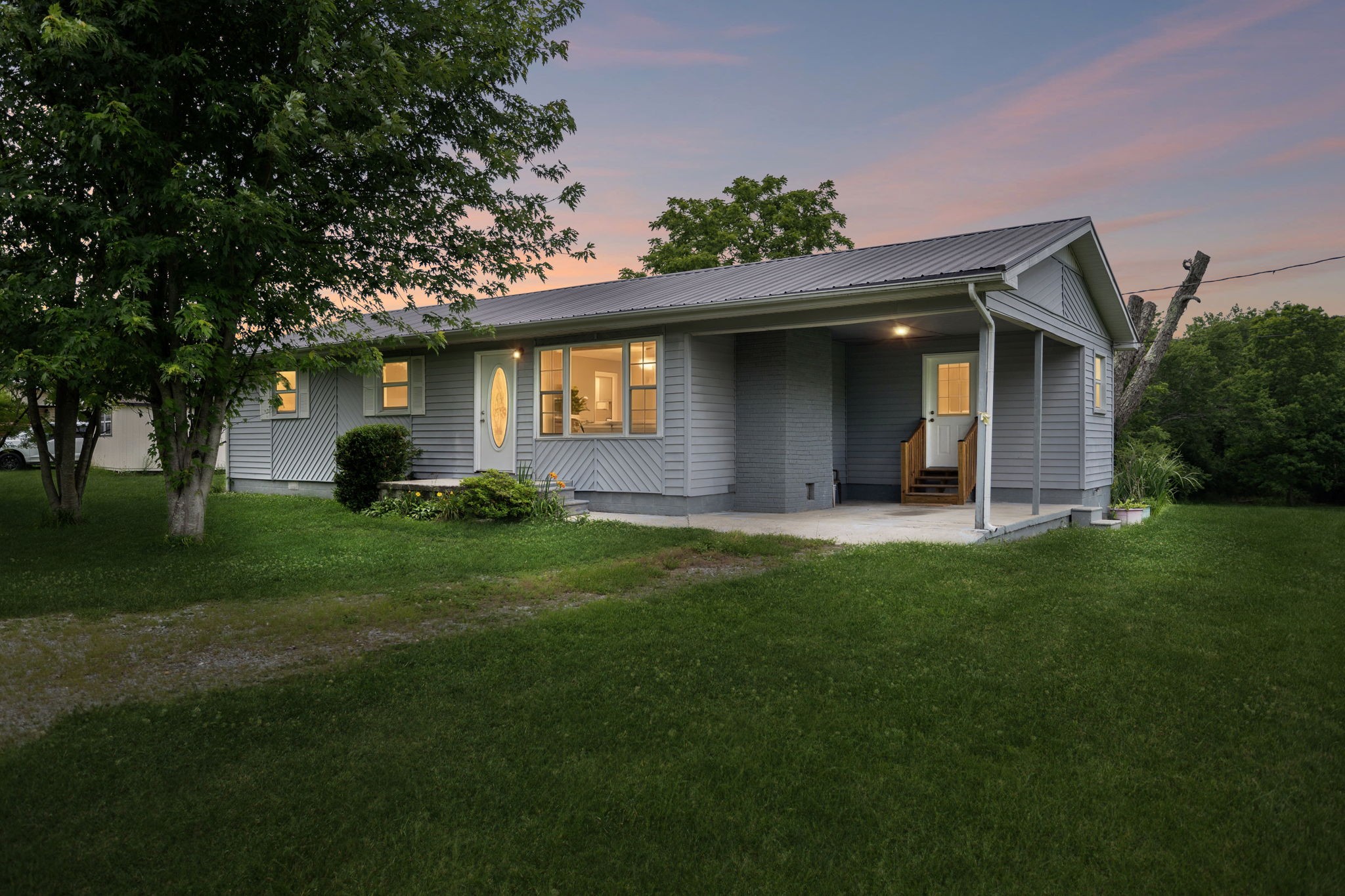 416 Gordon Rd Property Photo 1
