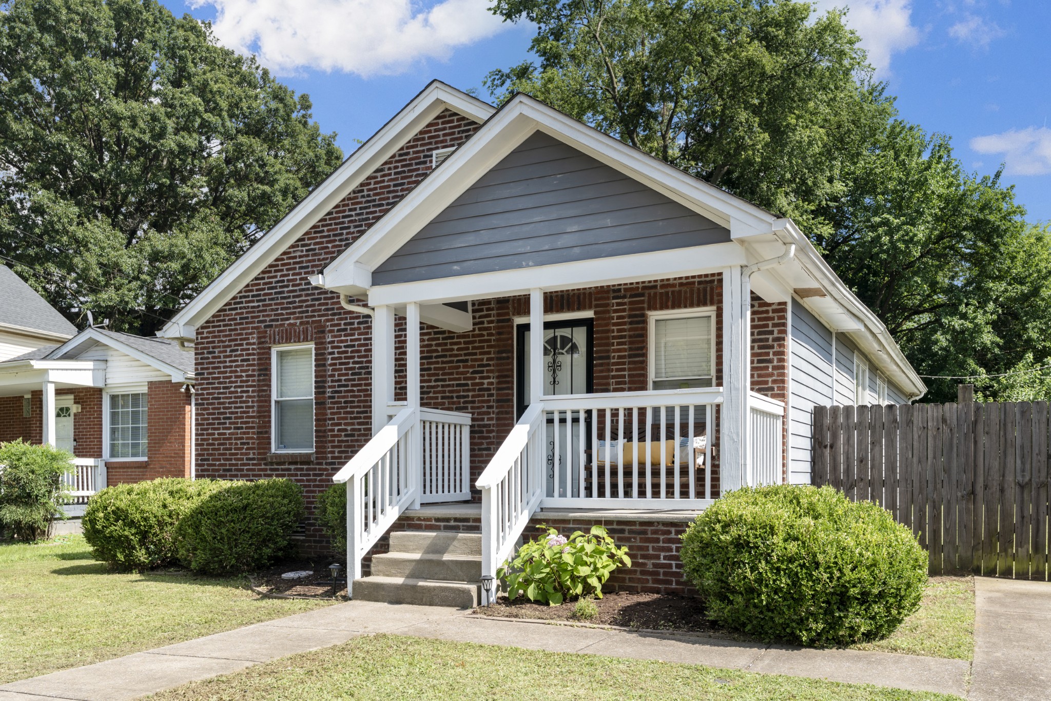 2405 Scovel St Property Photo 2
