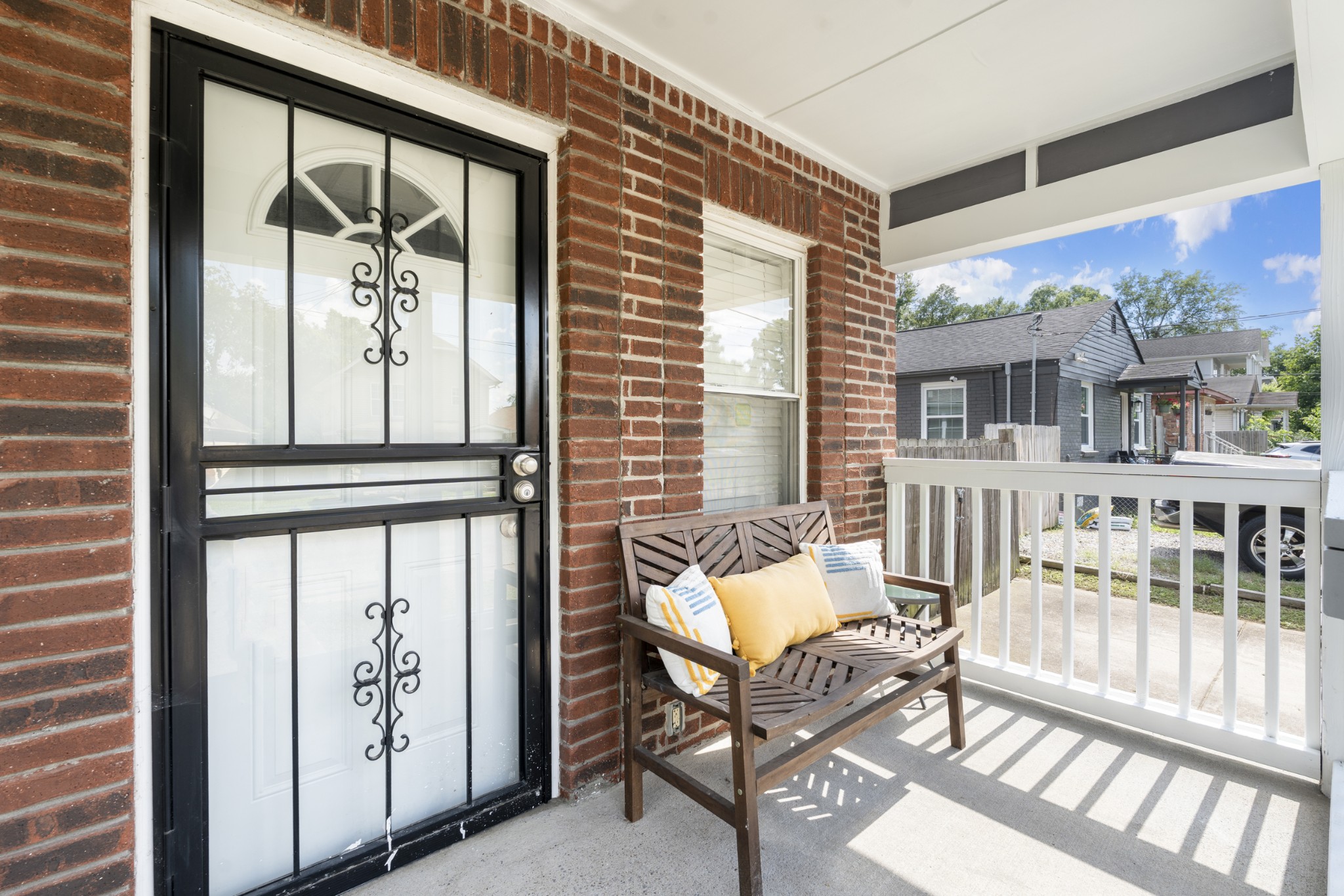 2405 Scovel St Property Photo 3