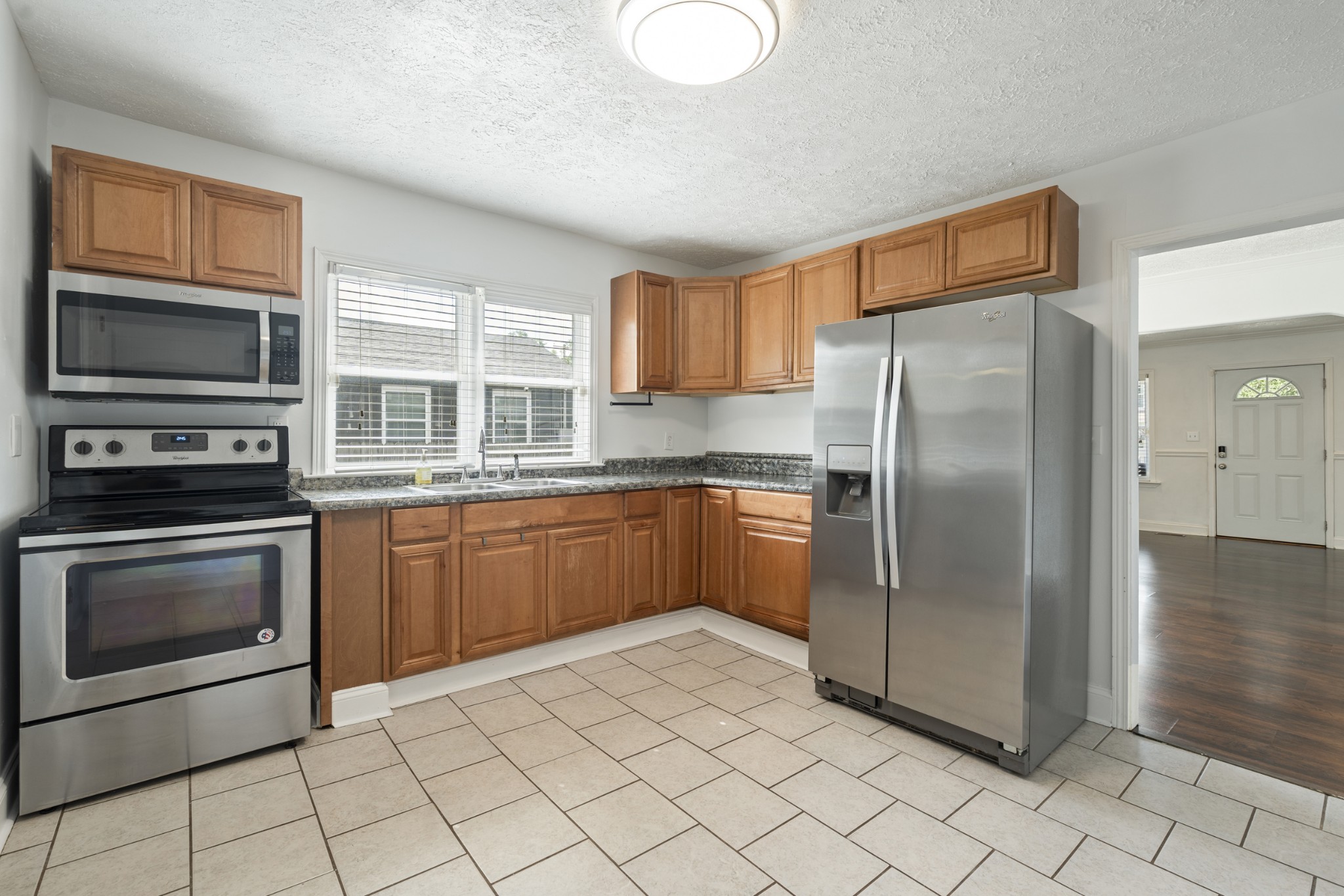 2405 Scovel St Property Photo 8