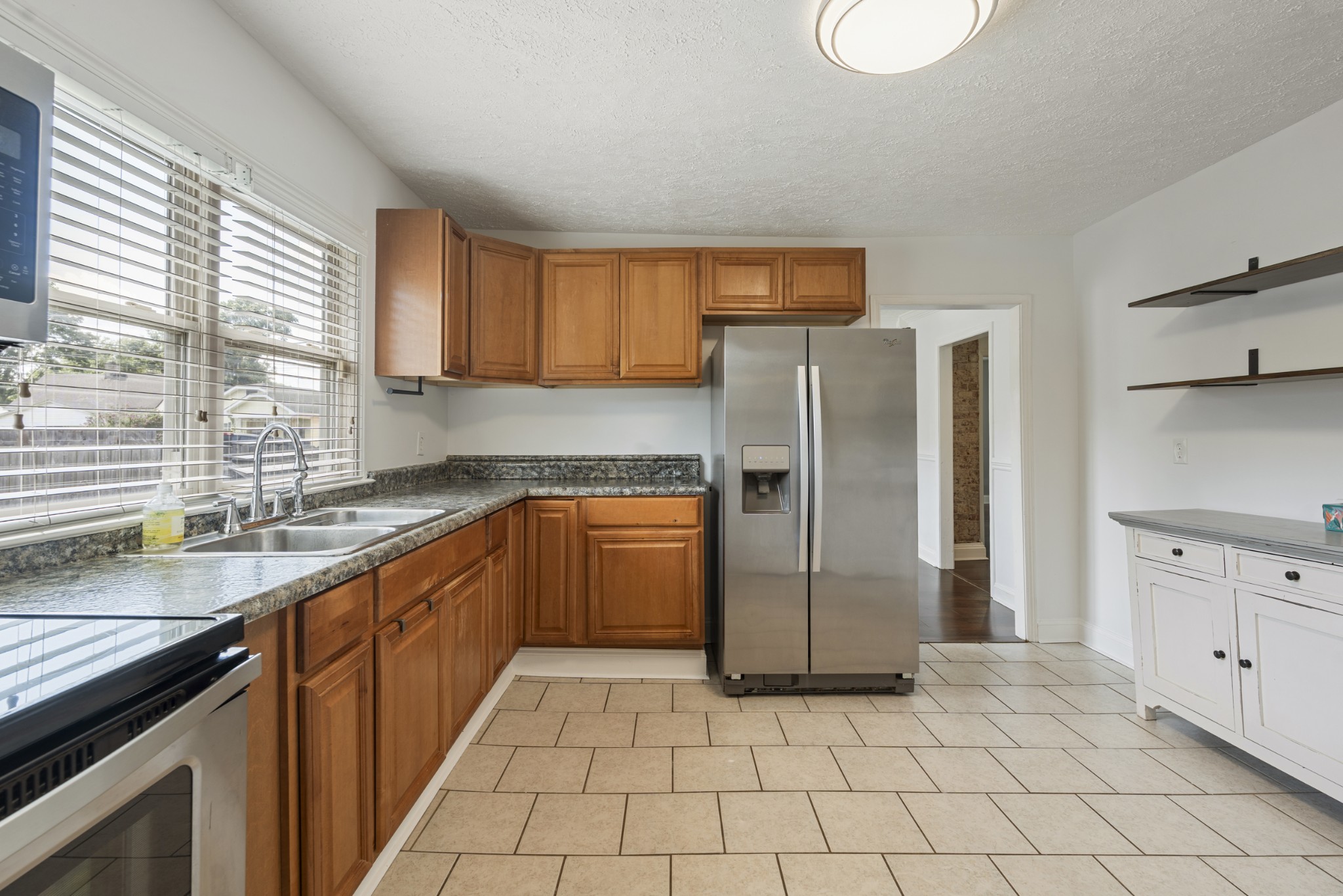 2405 Scovel St Property Photo 9