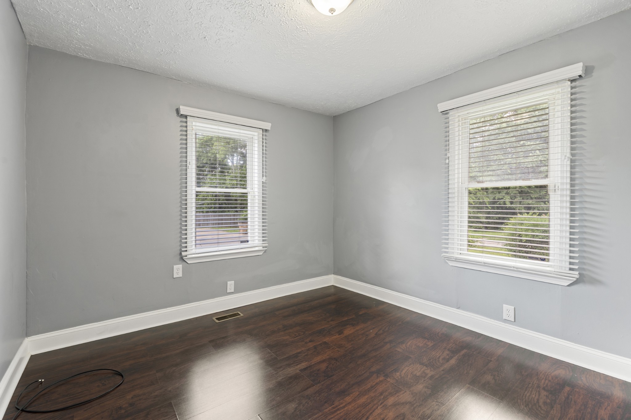 2405 Scovel St Property Photo 14