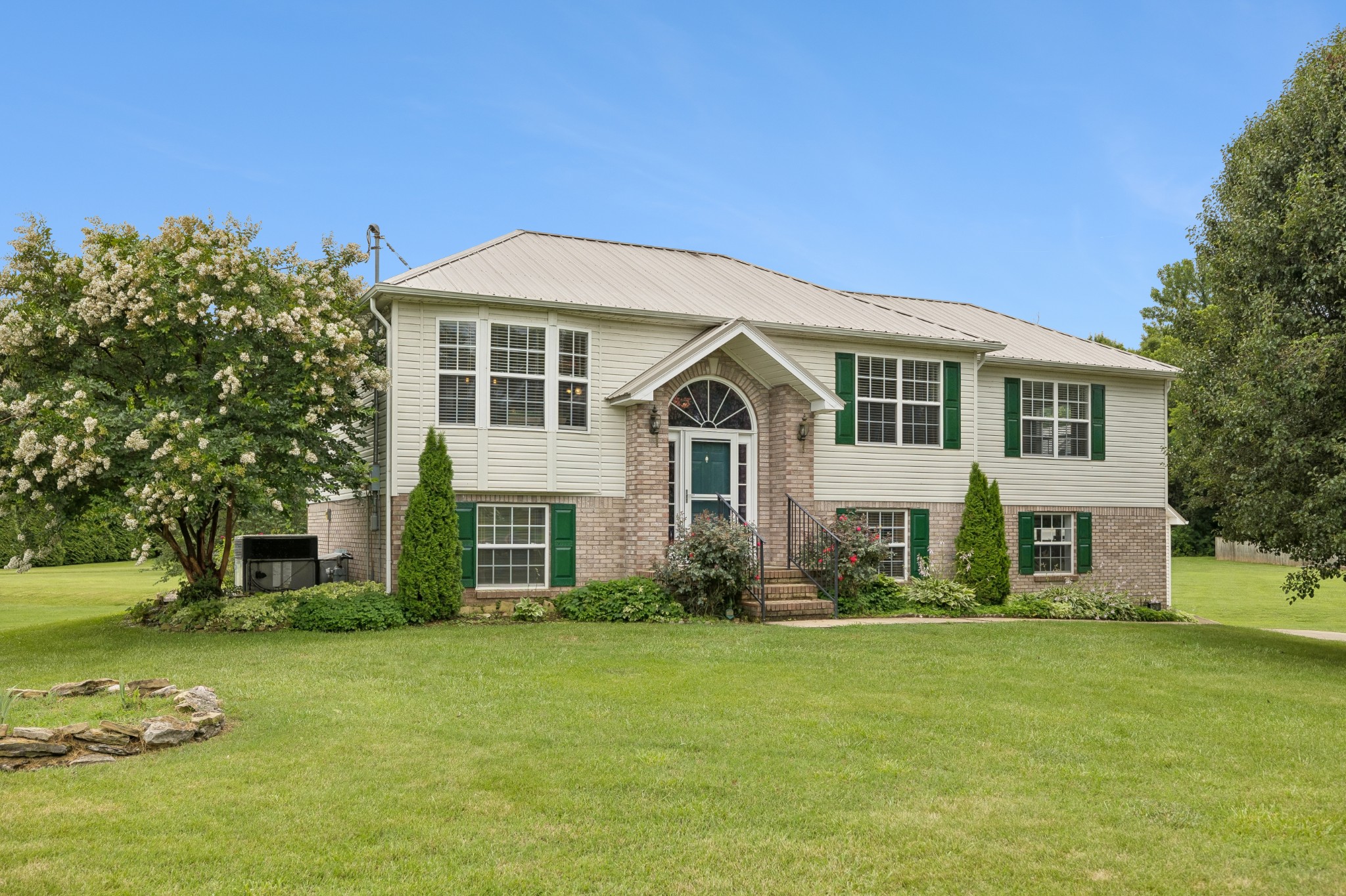 2501 Golden Pond Ln